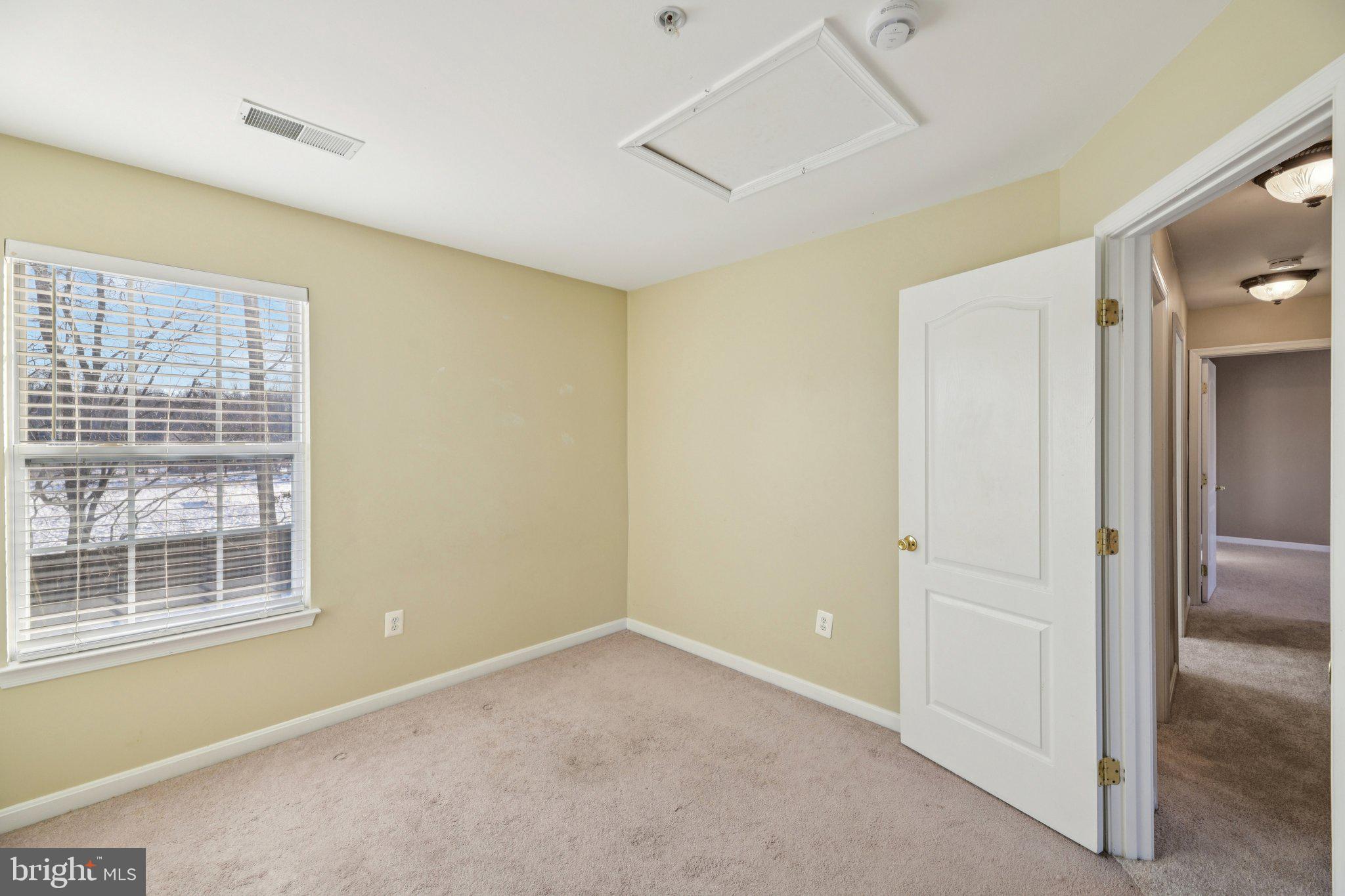 OLD STAGE KNOLLS - Residential Lease