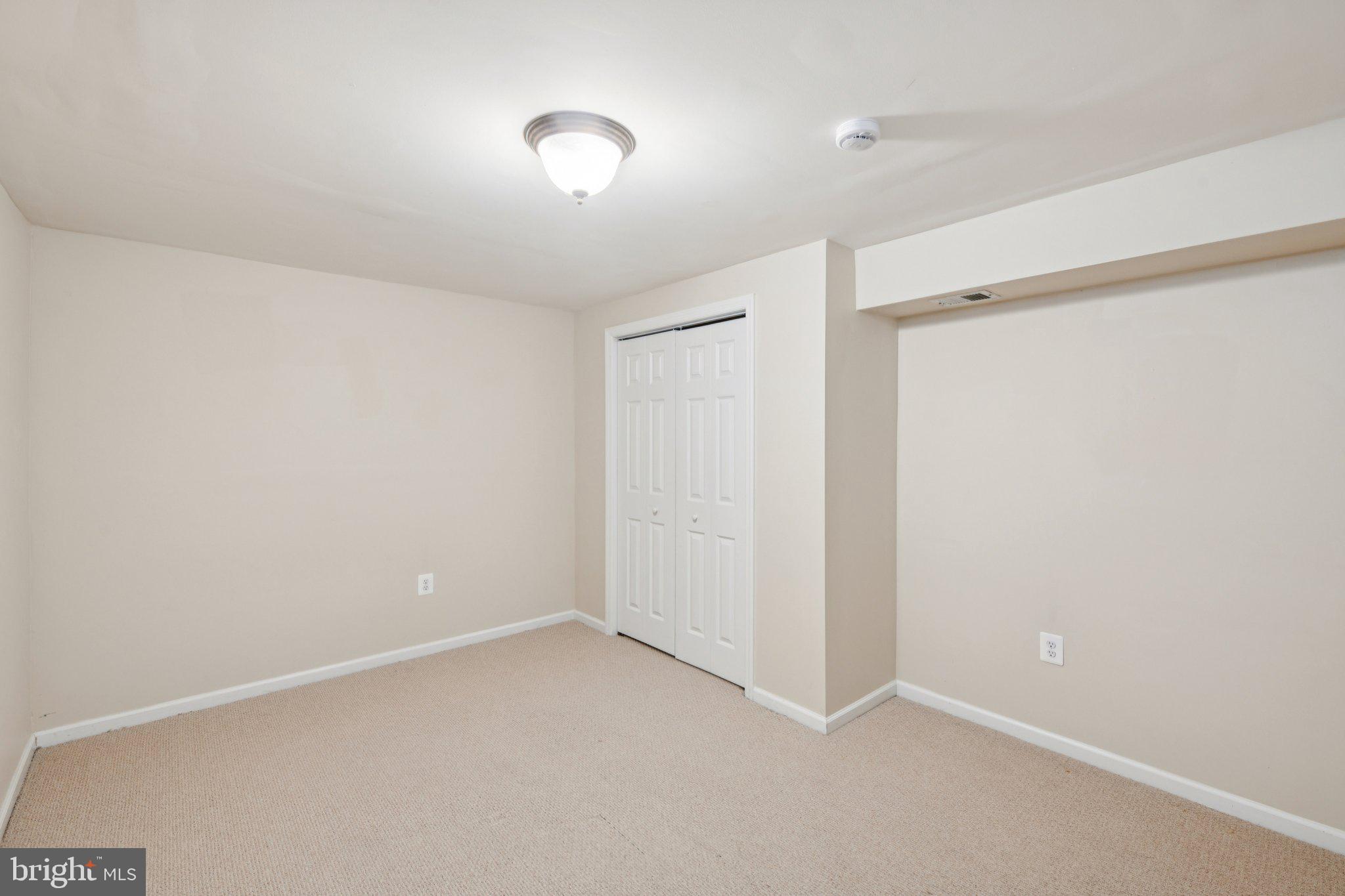 OLD STAGE KNOLLS - Residential Lease