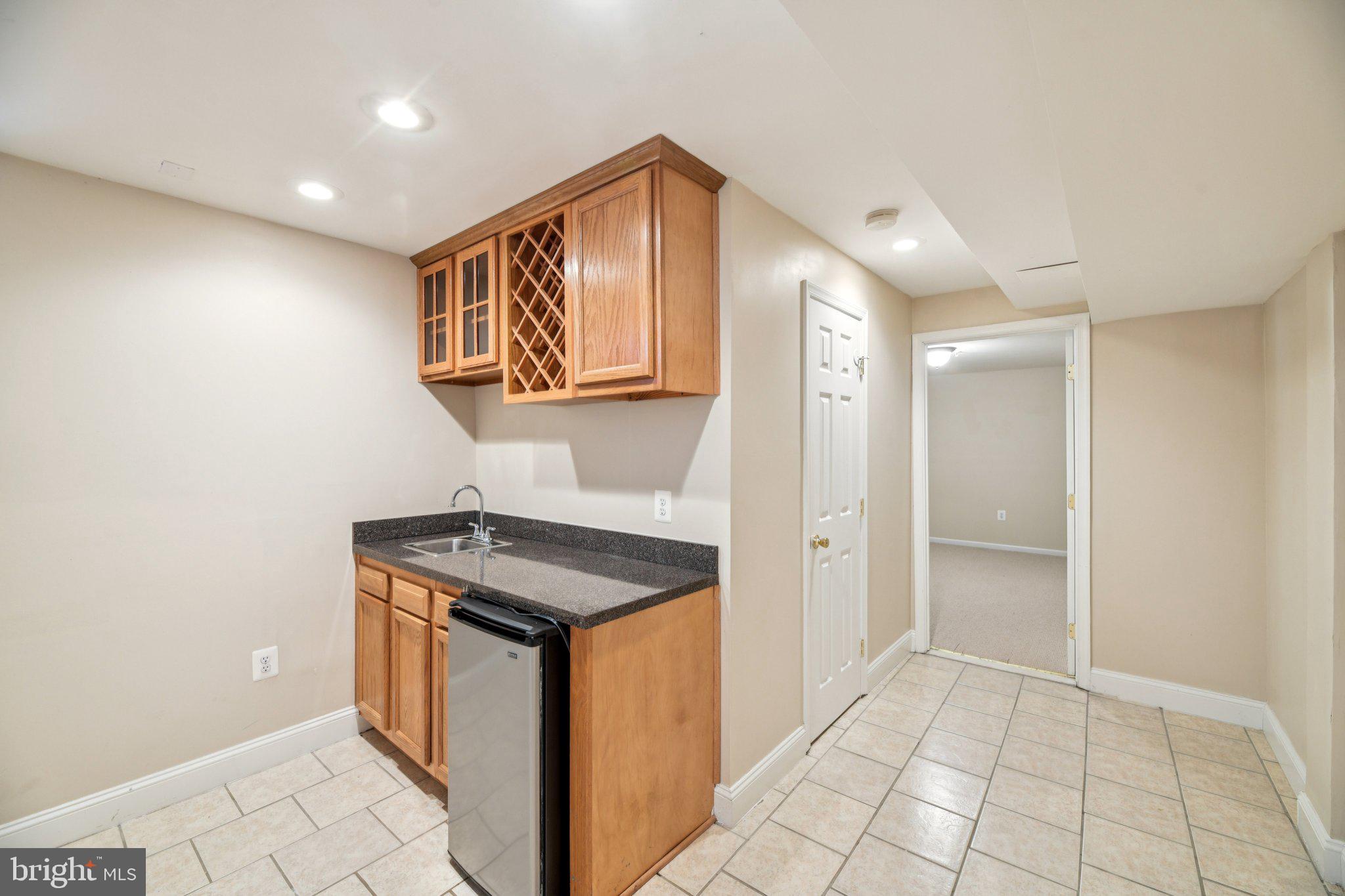 OLD STAGE KNOLLS - Residential Lease