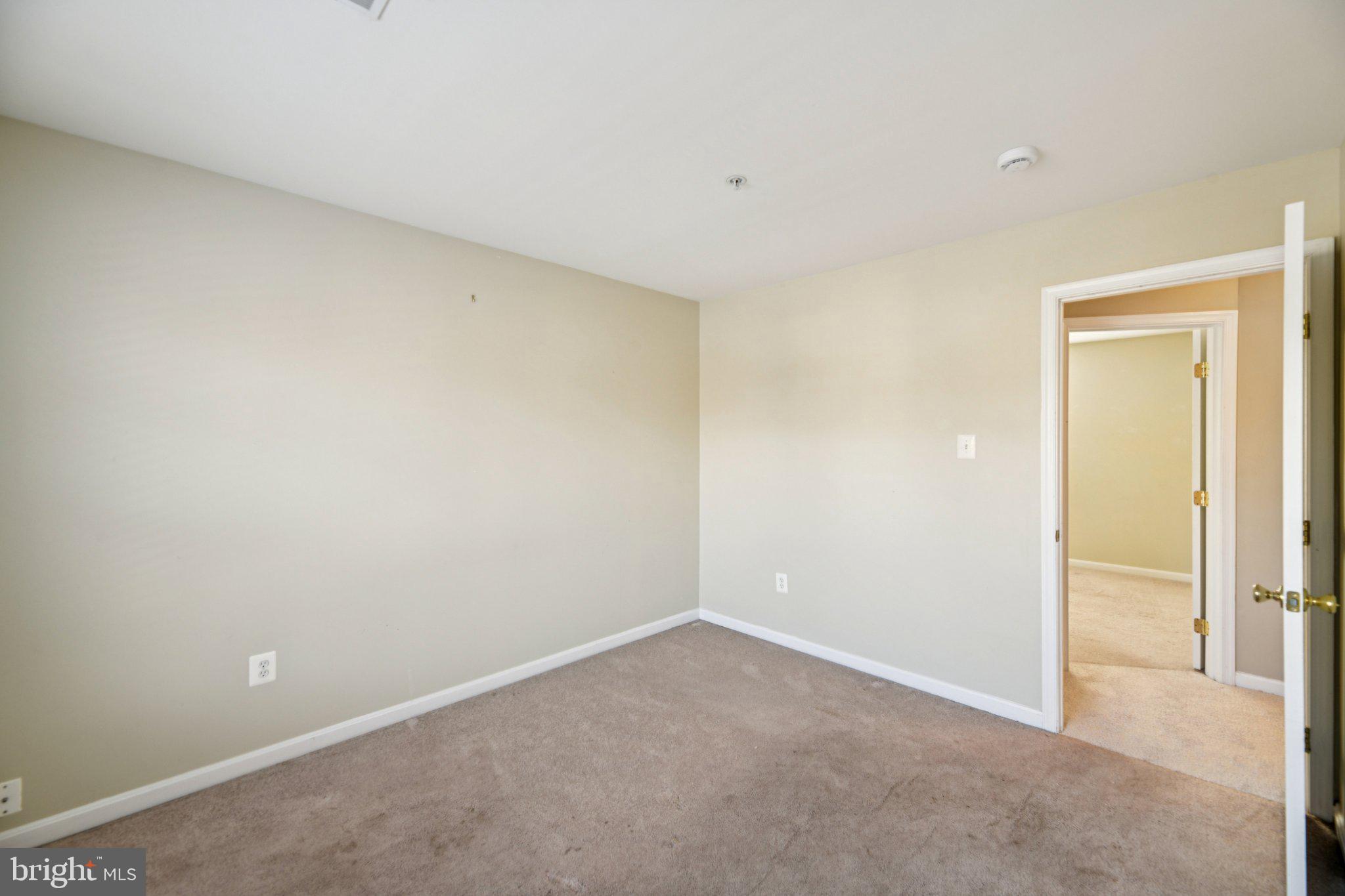 OLD STAGE KNOLLS - Residential Lease