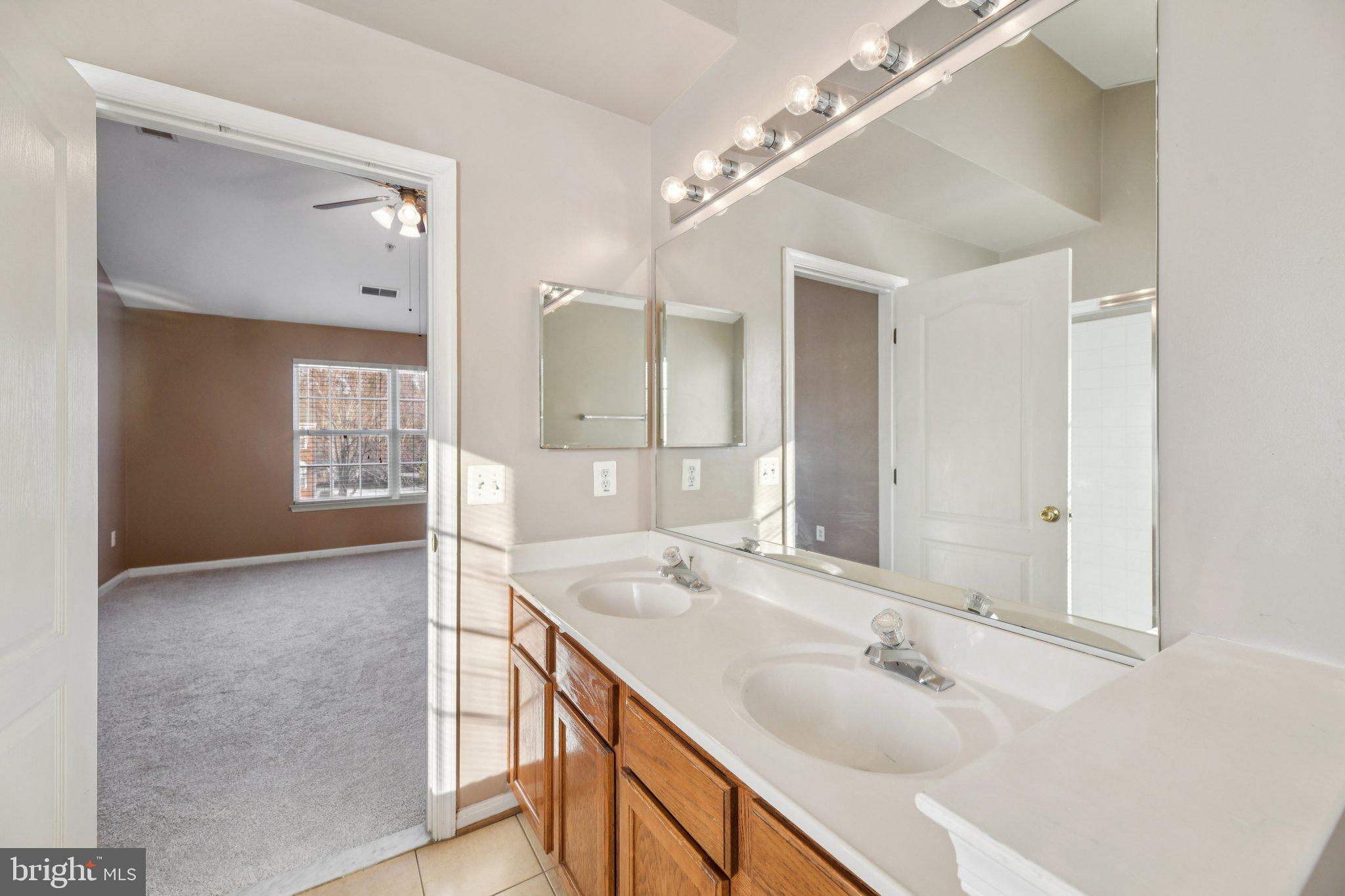 OLD STAGE KNOLLS - Residential Lease