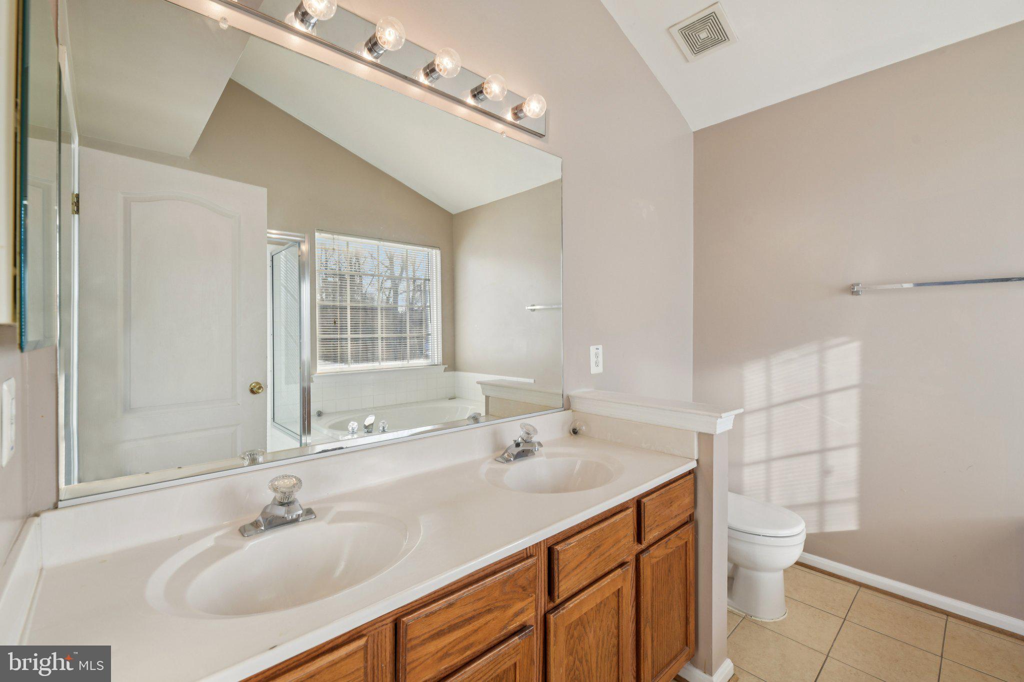 OLD STAGE KNOLLS - Residential Lease