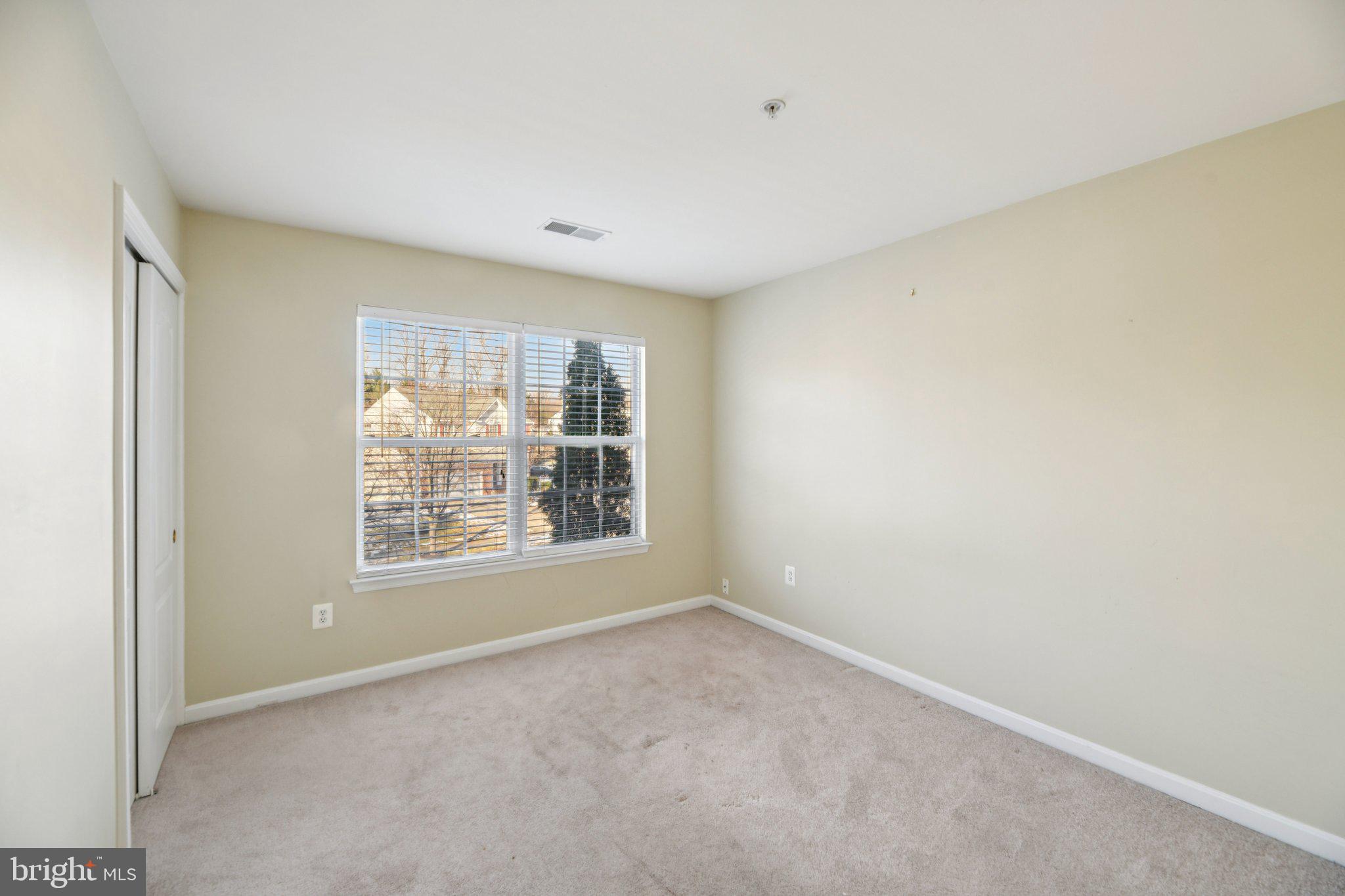 OLD STAGE KNOLLS - Residential Lease