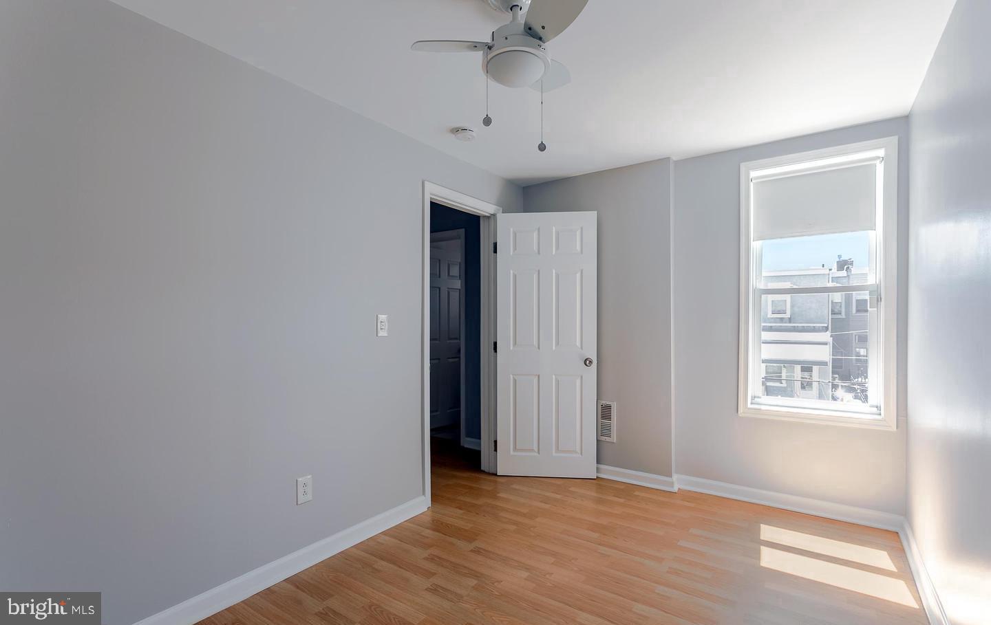 PORT RICHMOND - Residential Lease