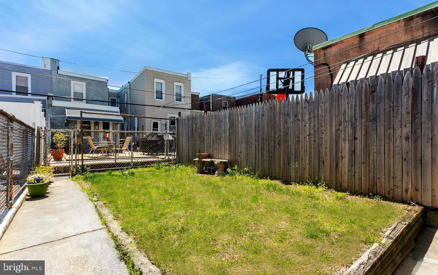 PORT RICHMOND - Residential Lease