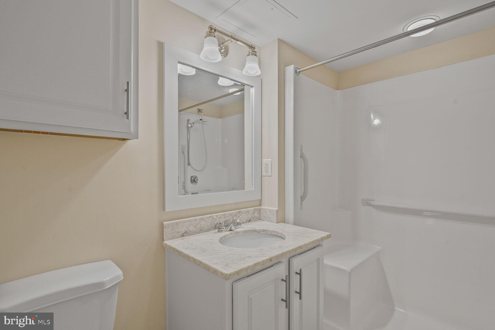 THE JEFFERSON - SUNRISE SENIOR LIVING - Residential