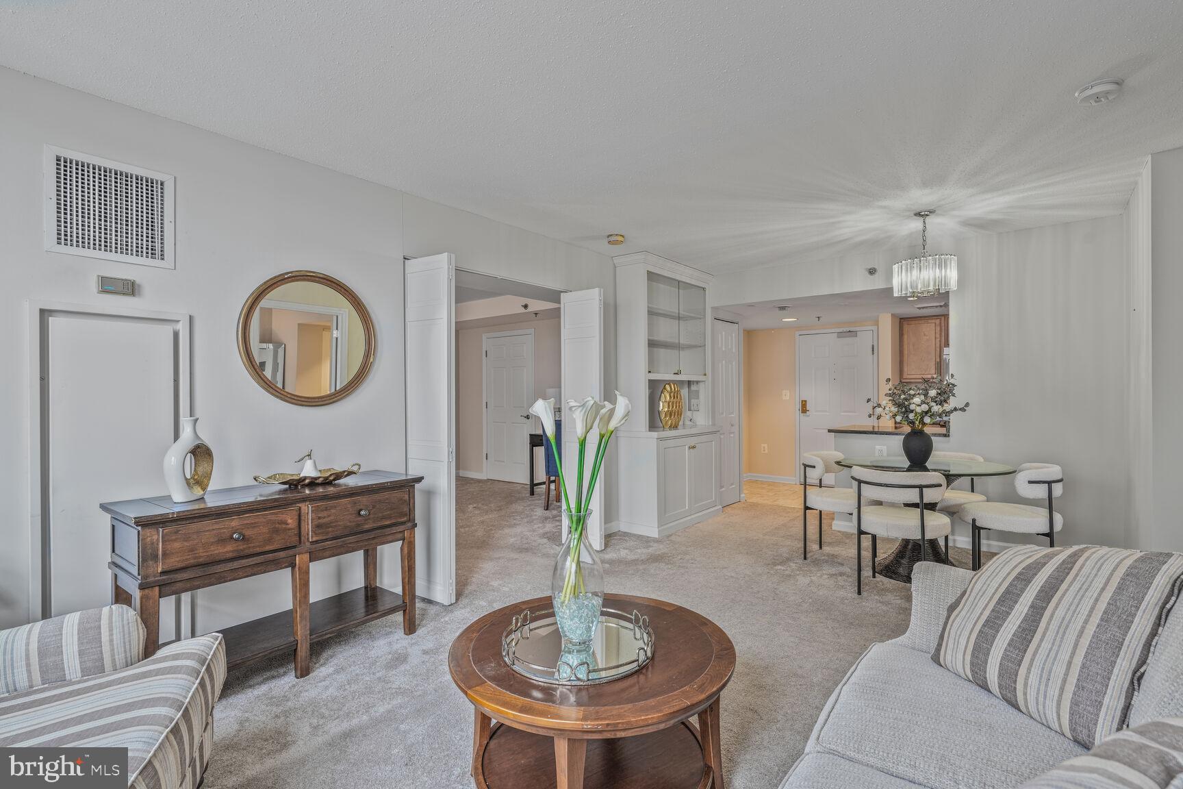 THE JEFFERSON - SUNRISE SENIOR LIVING - Residential