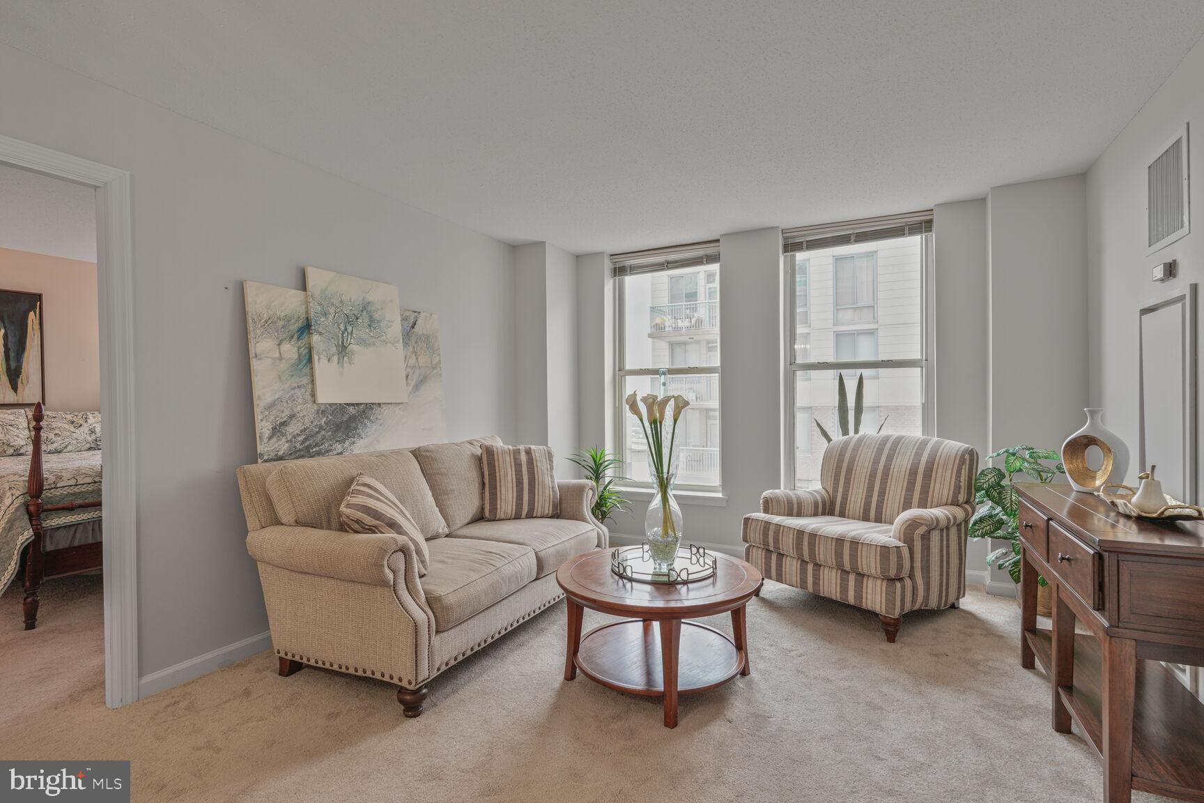 THE JEFFERSON - SUNRISE SENIOR LIVING - Residential