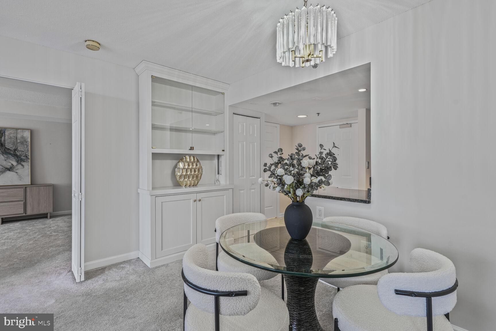 THE JEFFERSON - SUNRISE SENIOR LIVING - Residential