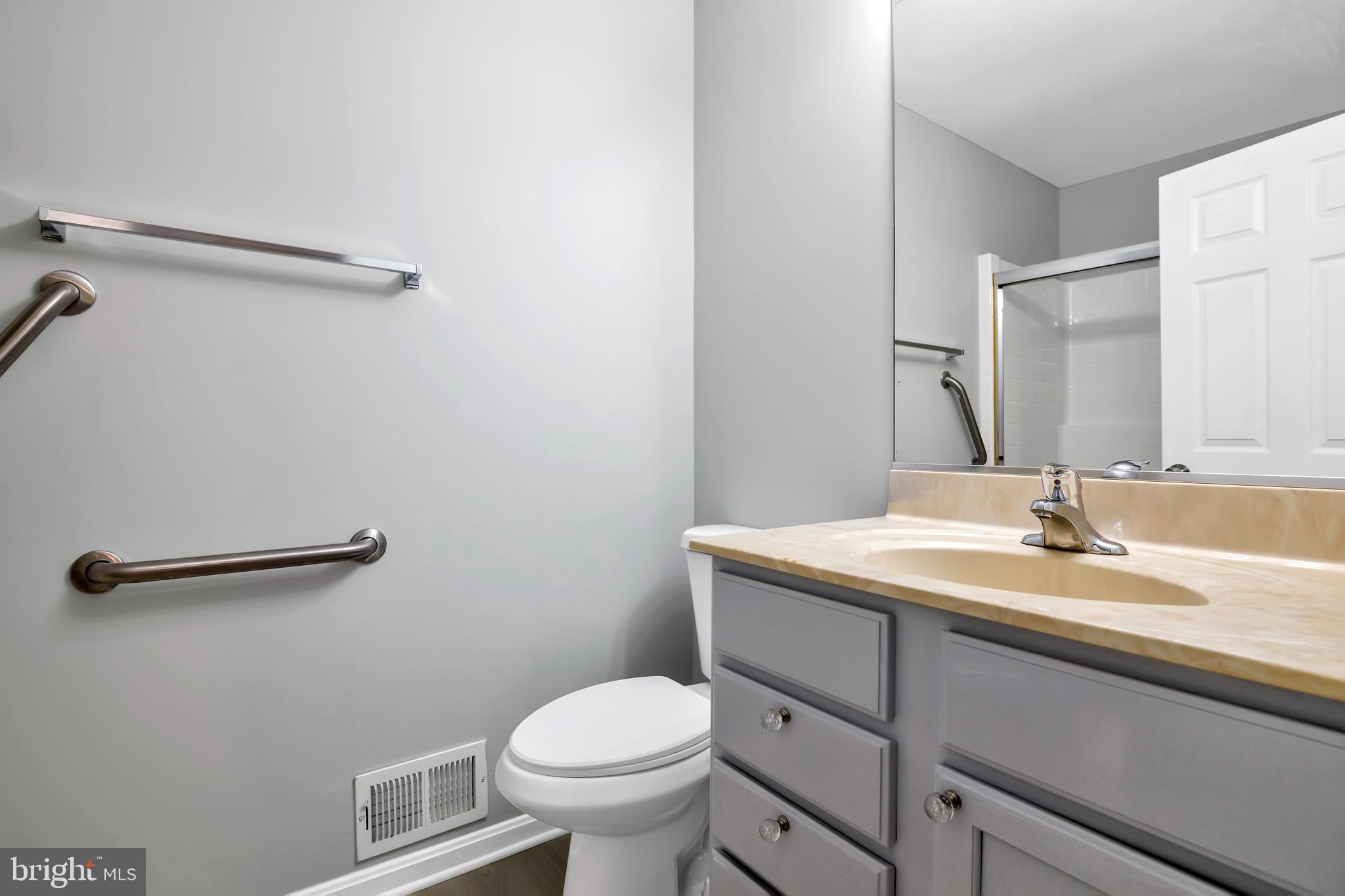 PETZOLD - Residential Lease