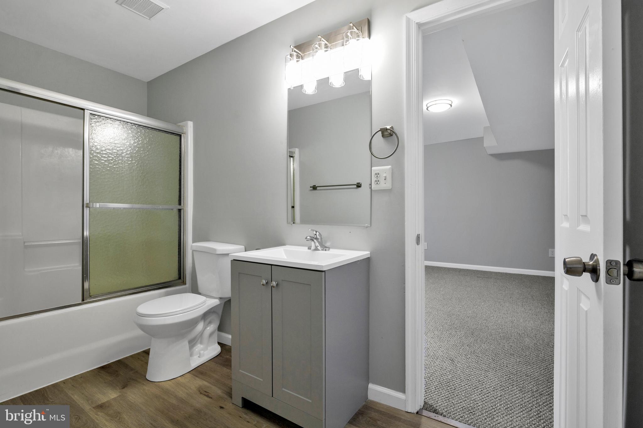 PETZOLD - Residential Lease