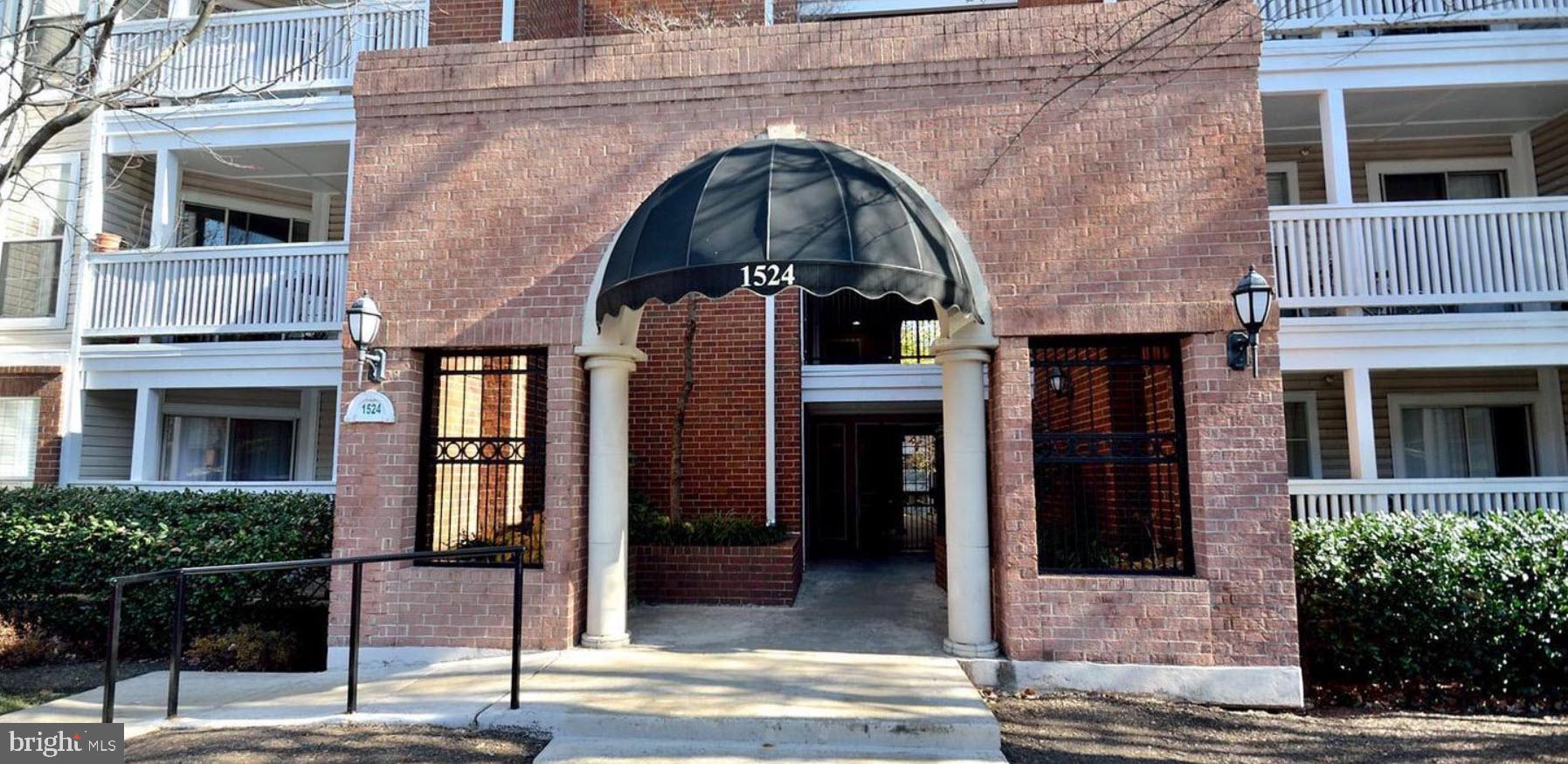 FOUNTAINS AT MCLEAN - Residential Lease