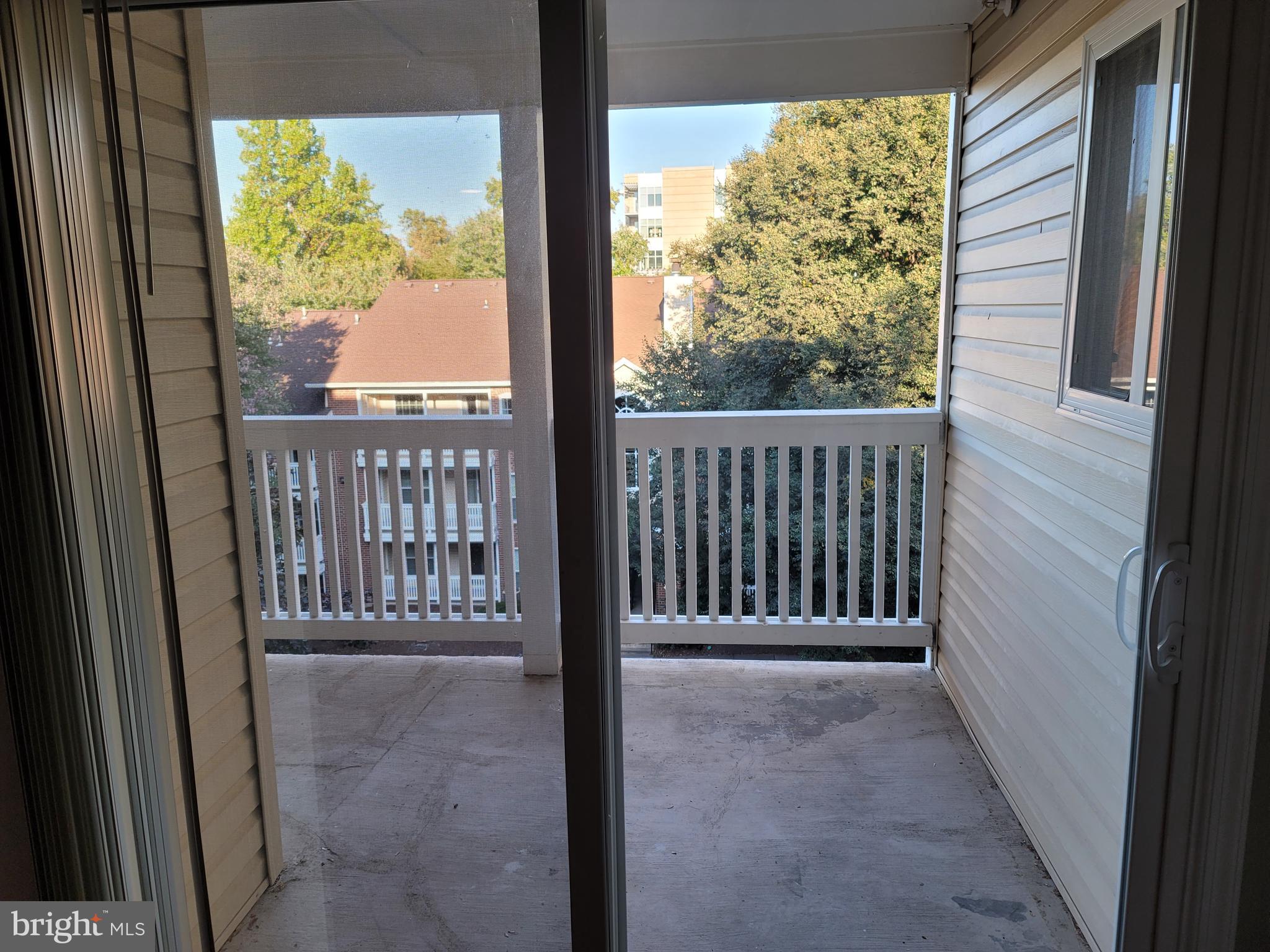 FOUNTAINS AT MCLEAN - Residential Lease