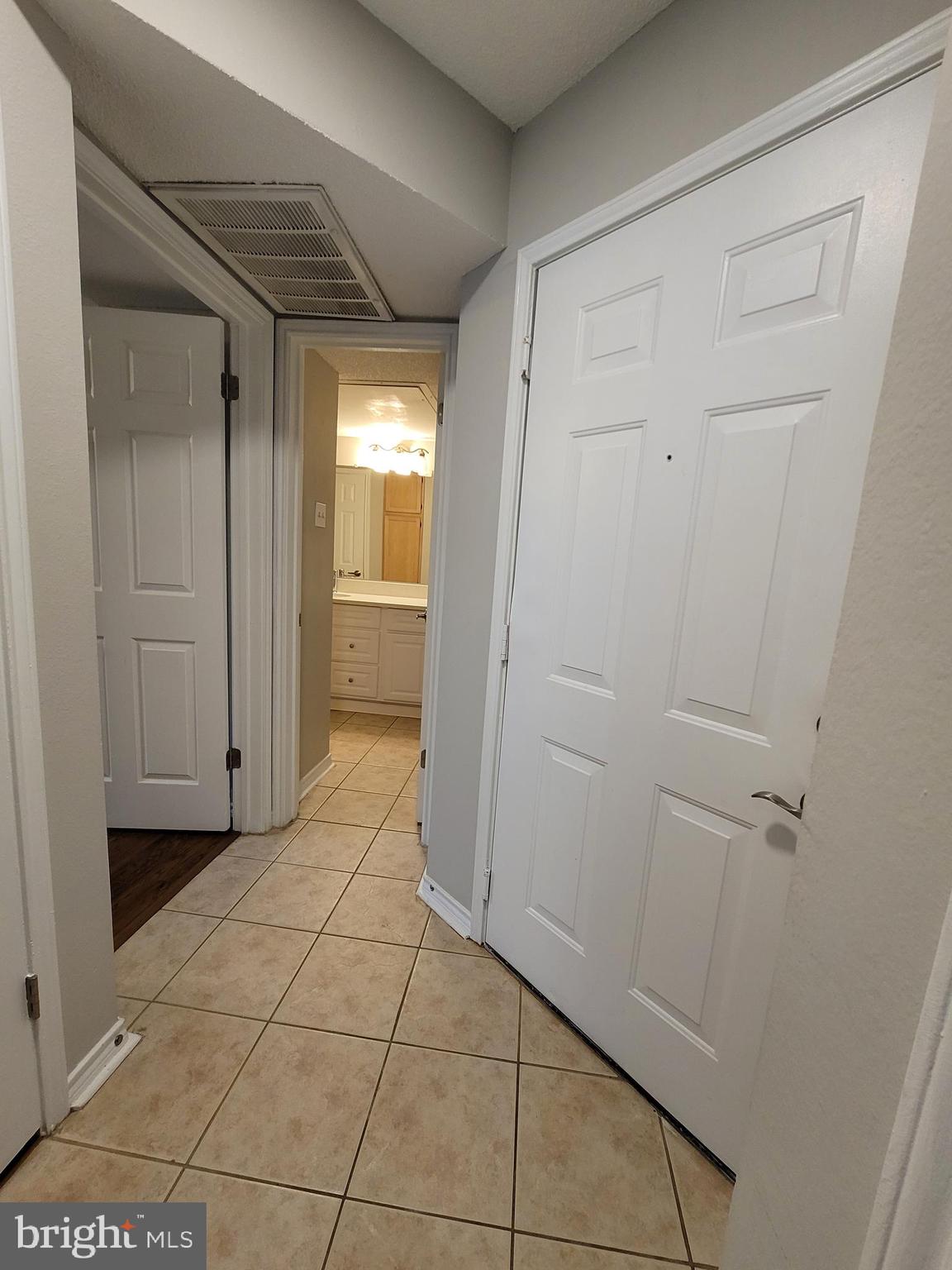 FOUNTAINS AT MCLEAN - Residential Lease