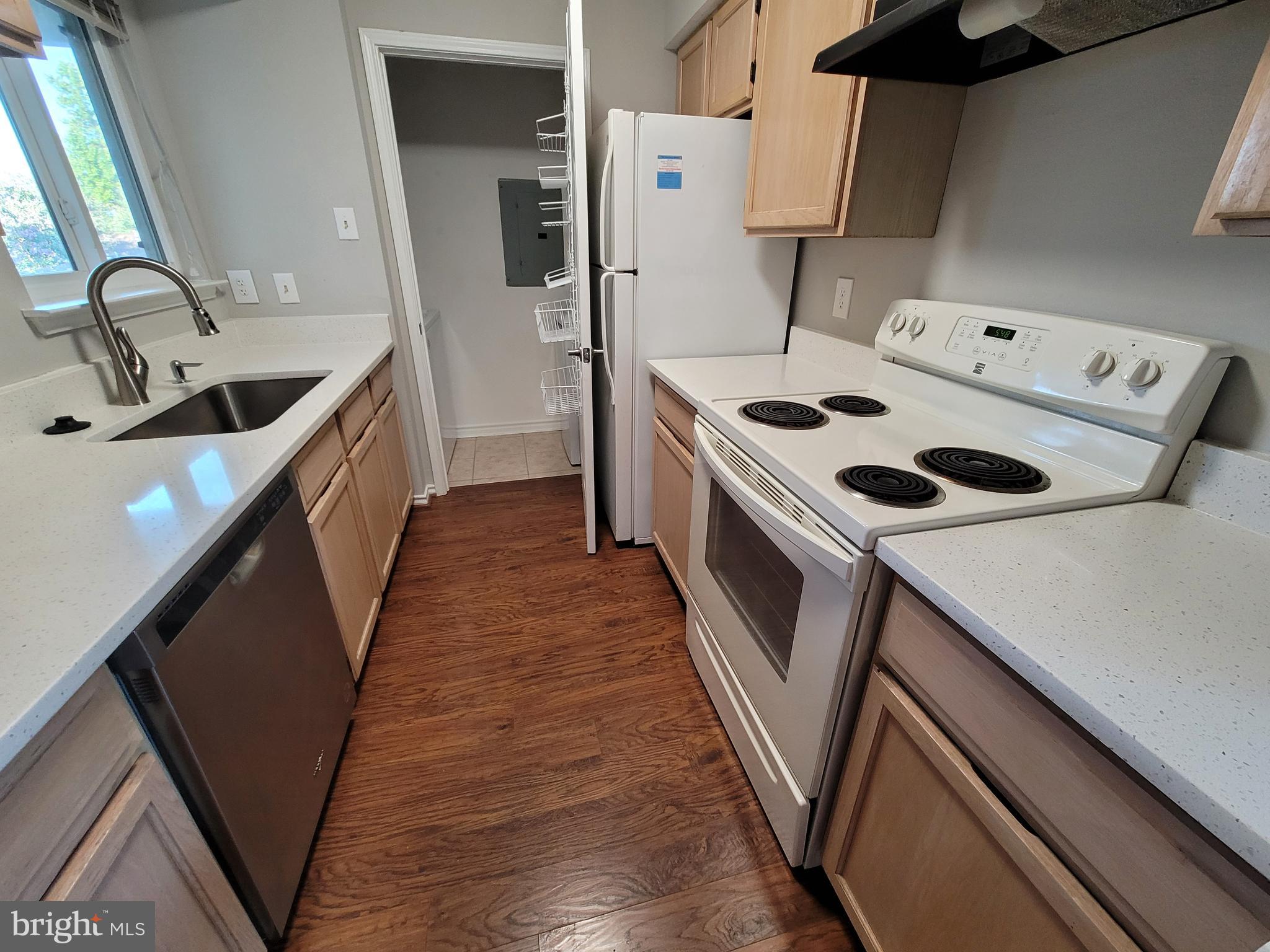 FOUNTAINS AT MCLEAN - Residential Lease