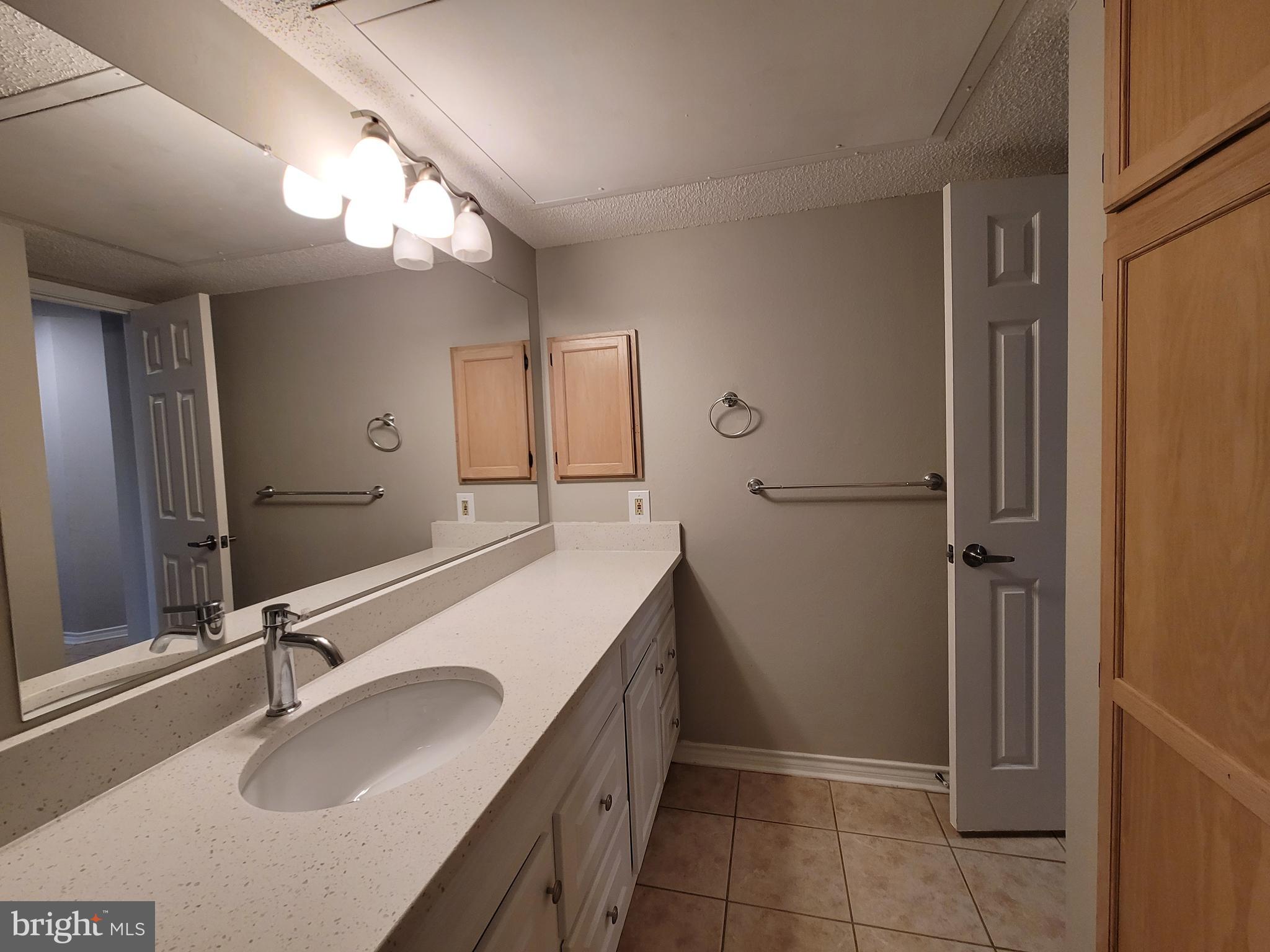 FOUNTAINS AT MCLEAN - Residential Lease