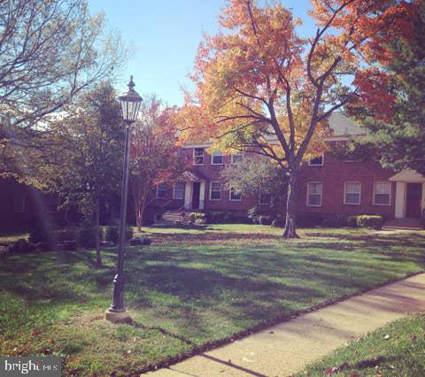 CAMBRIDGE COURTS - Residential Lease