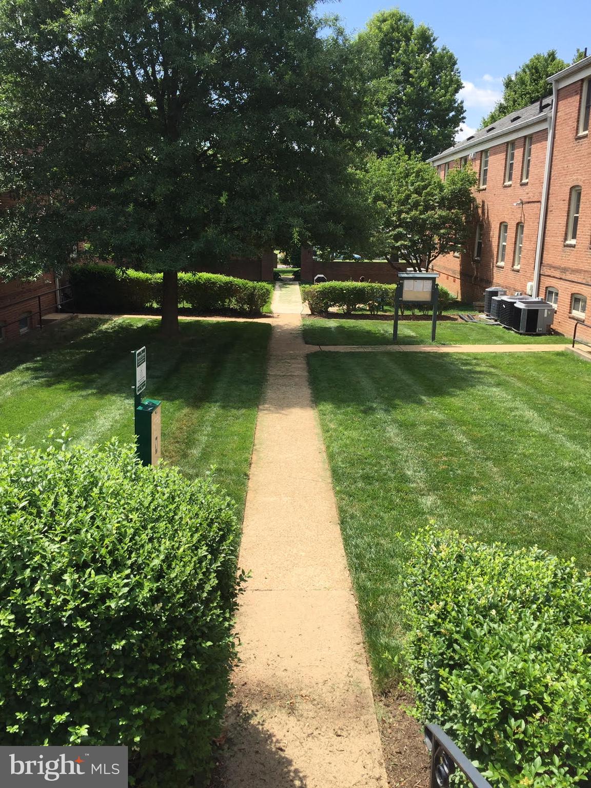 CAMBRIDGE COURTS - Residential Lease