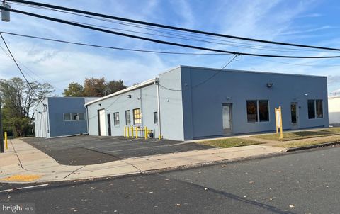 Photo of 31 Lexington Ave, EWING, NJ 08618 (MLS # NJME2053640)