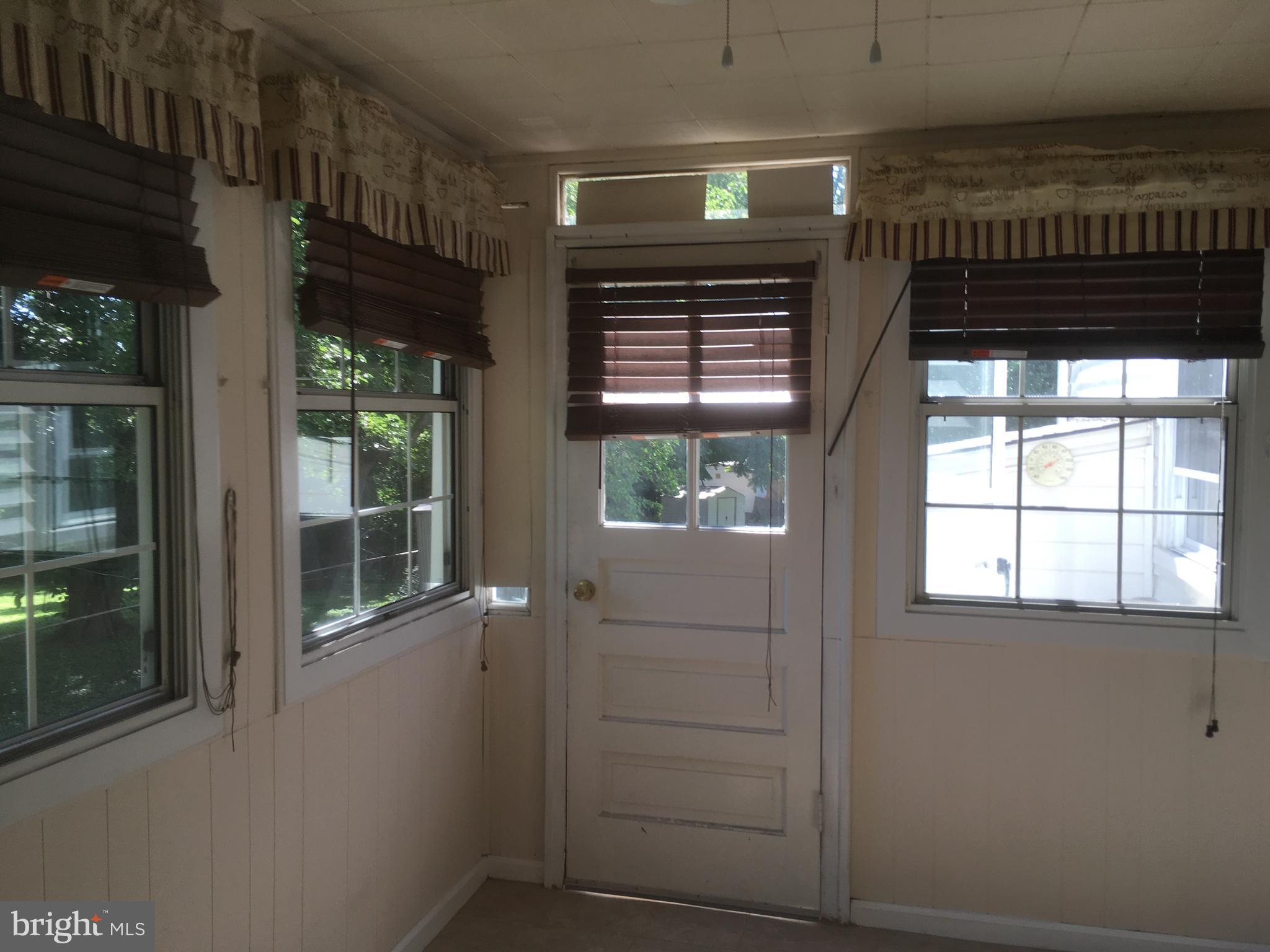 PIMMIT HILLS - Residential Lease