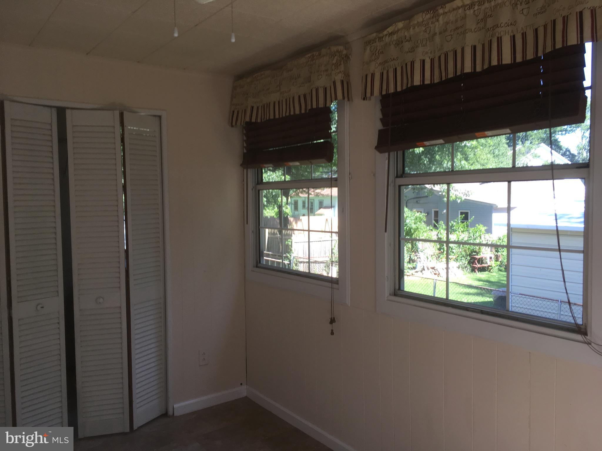 PIMMIT HILLS - Residential Lease