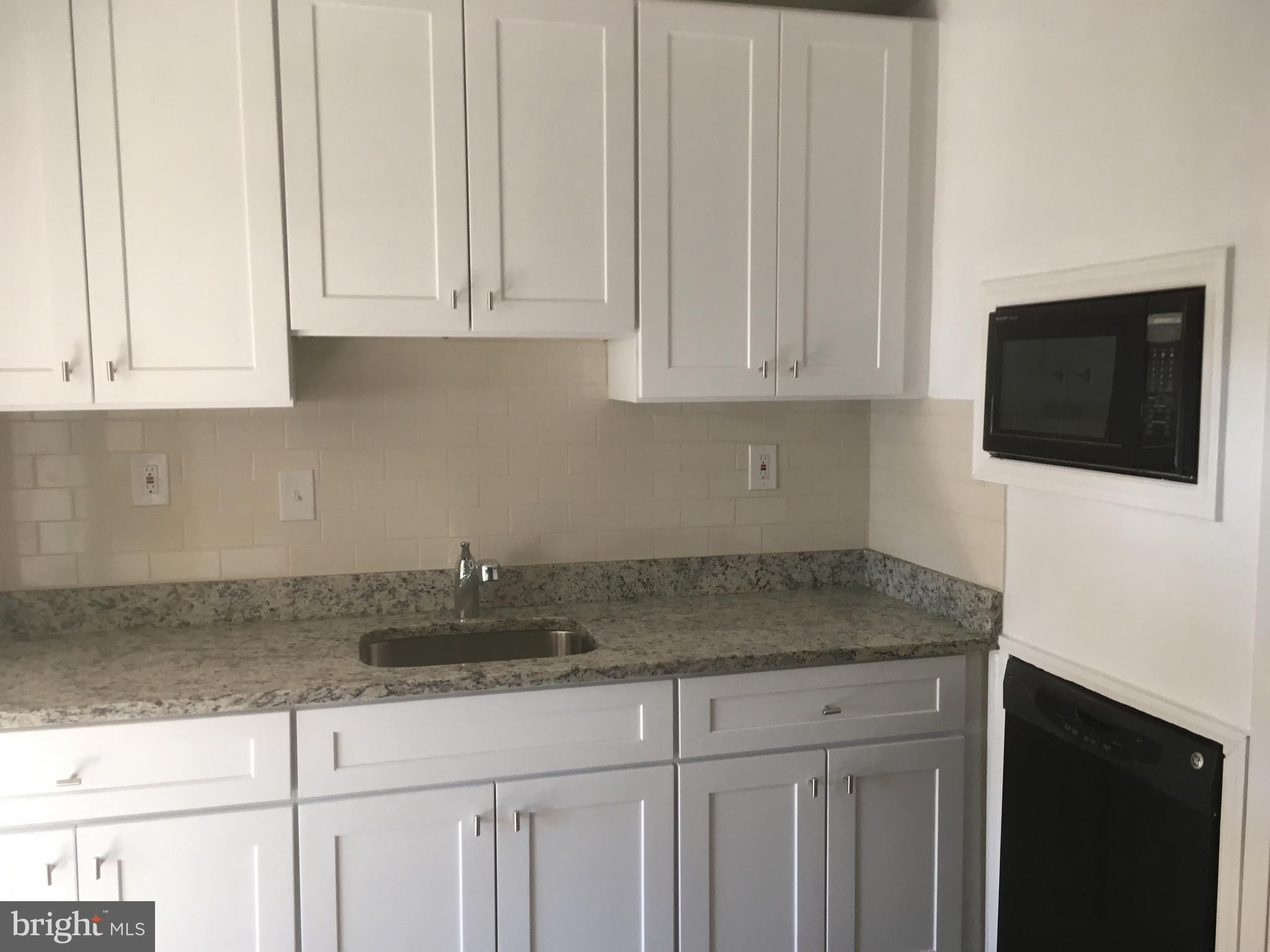 PIMMIT HILLS - Residential Lease