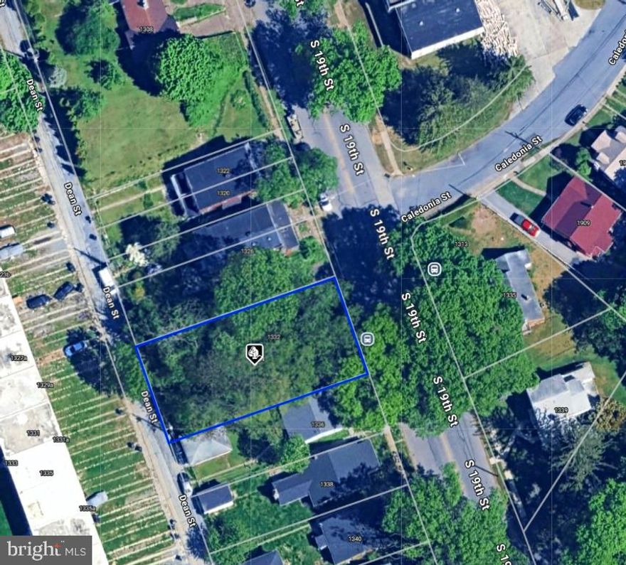 "This land is bursting with potential—whether you're dreaming of building your perfect home or looking for a smart investment opportunity! With a little TLC, this hidden gem can truly shine. Don’t miss your chance to create something amazing. Act now and turn this opportunity into your next success story!" build your future investment.