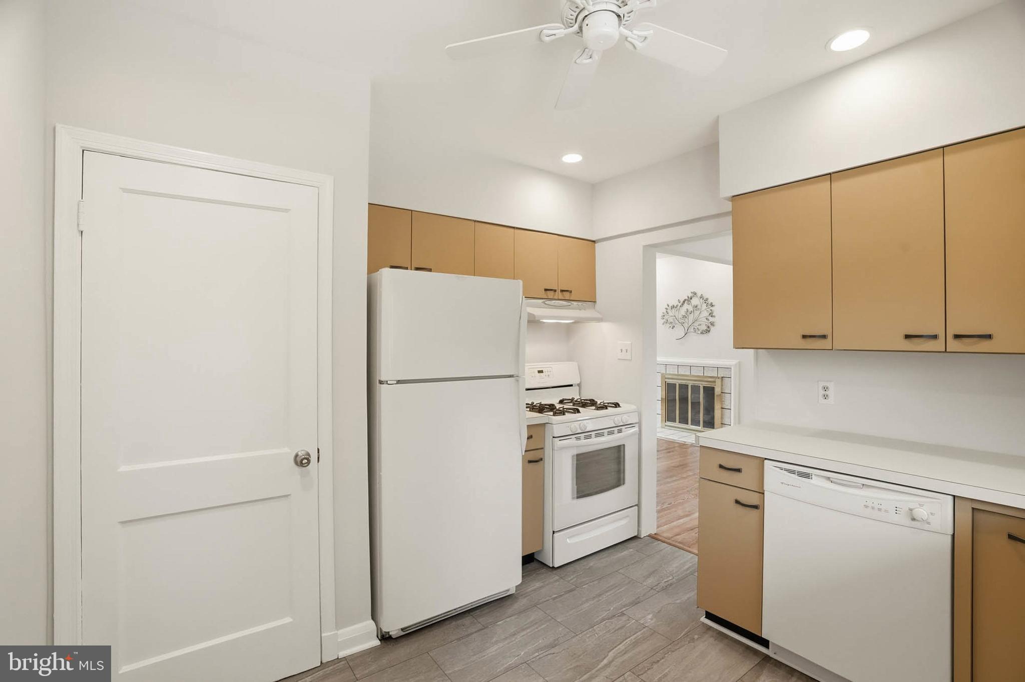 GREENSPRING MANOR - Residential