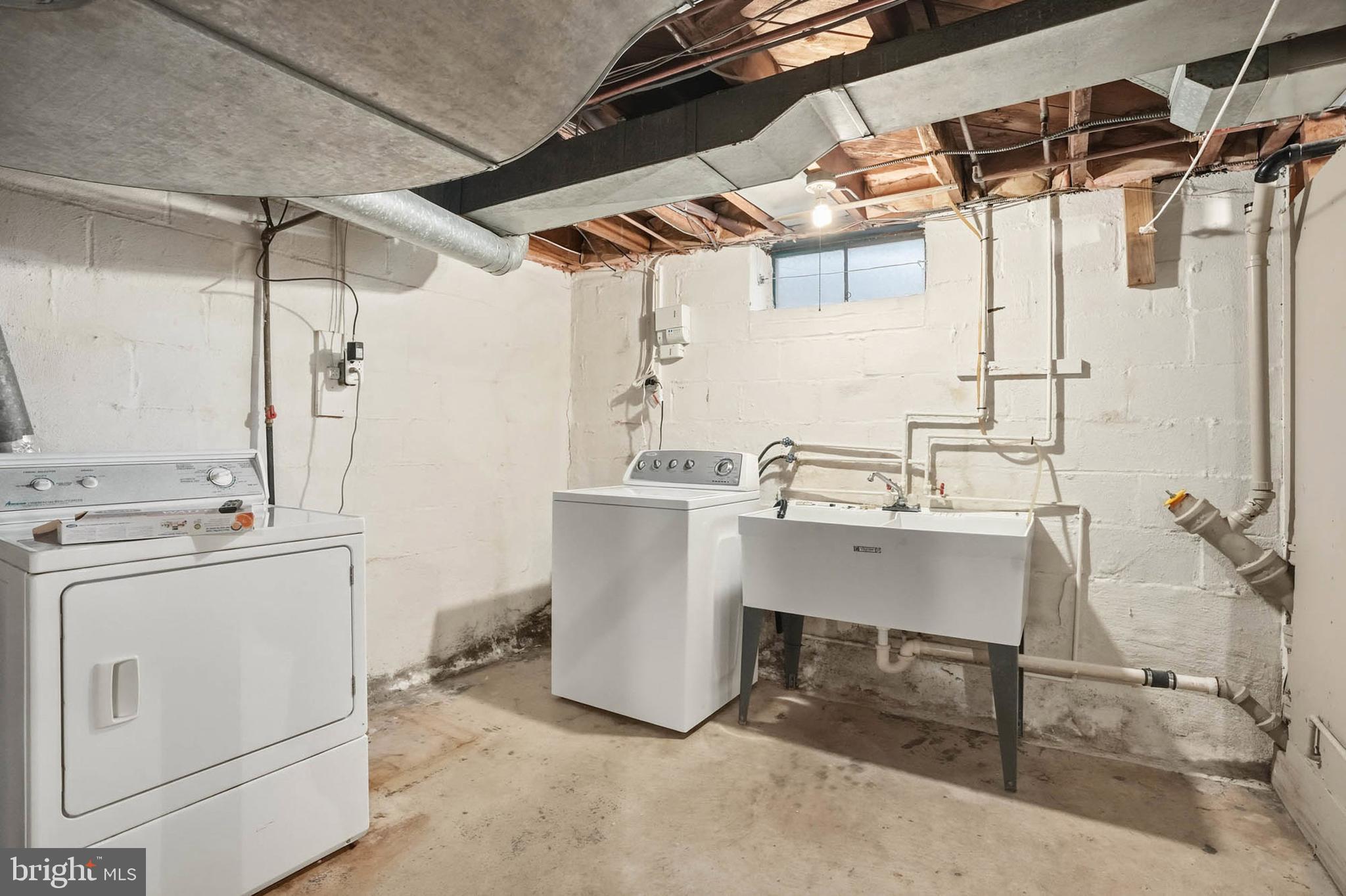 GREENSPRING MANOR - Residential