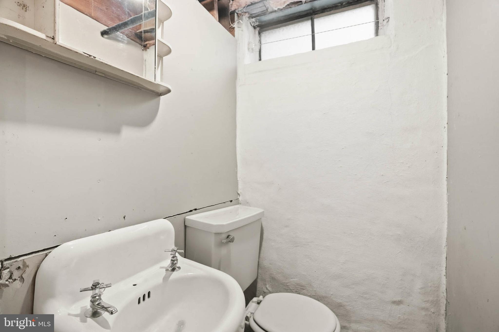 GREENSPRING MANOR - Residential