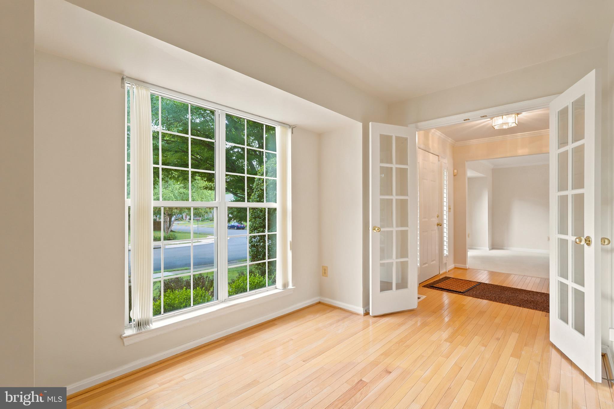 219 FOXBOROUGH DRIVE SW