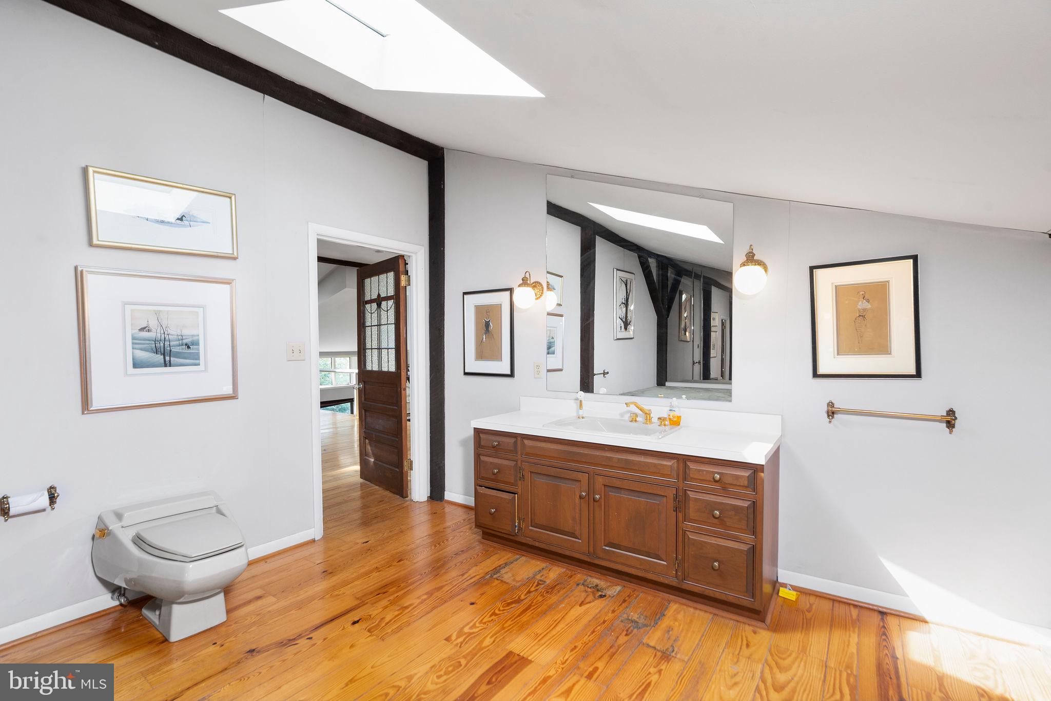 LOVING ACRES - Residential