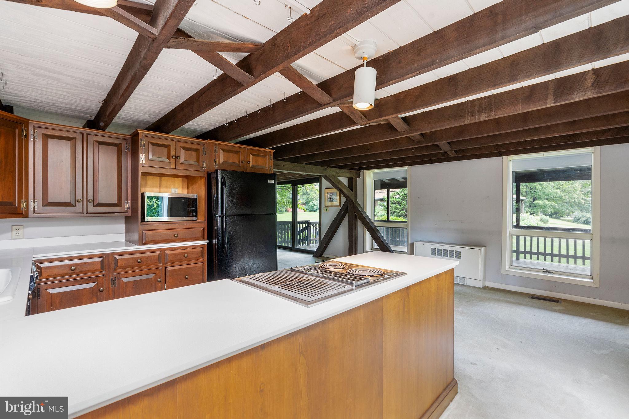 LOVING ACRES - Residential