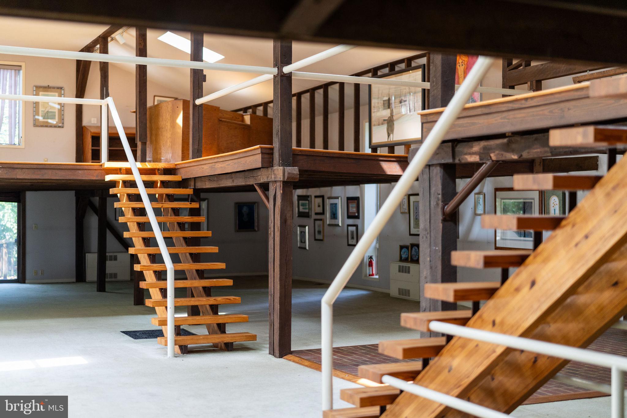 LOVING ACRES - Residential