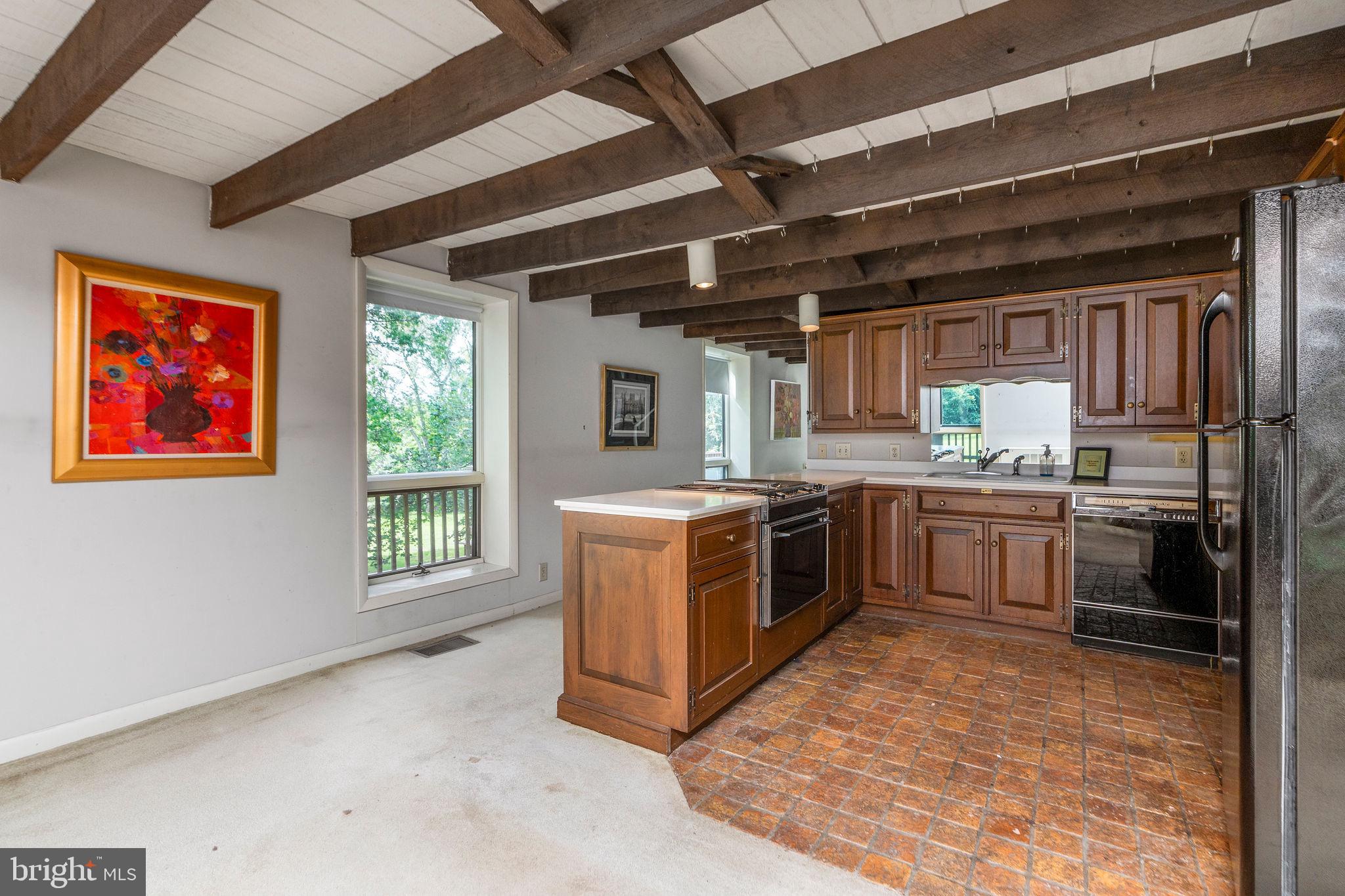 LOVING ACRES - Residential