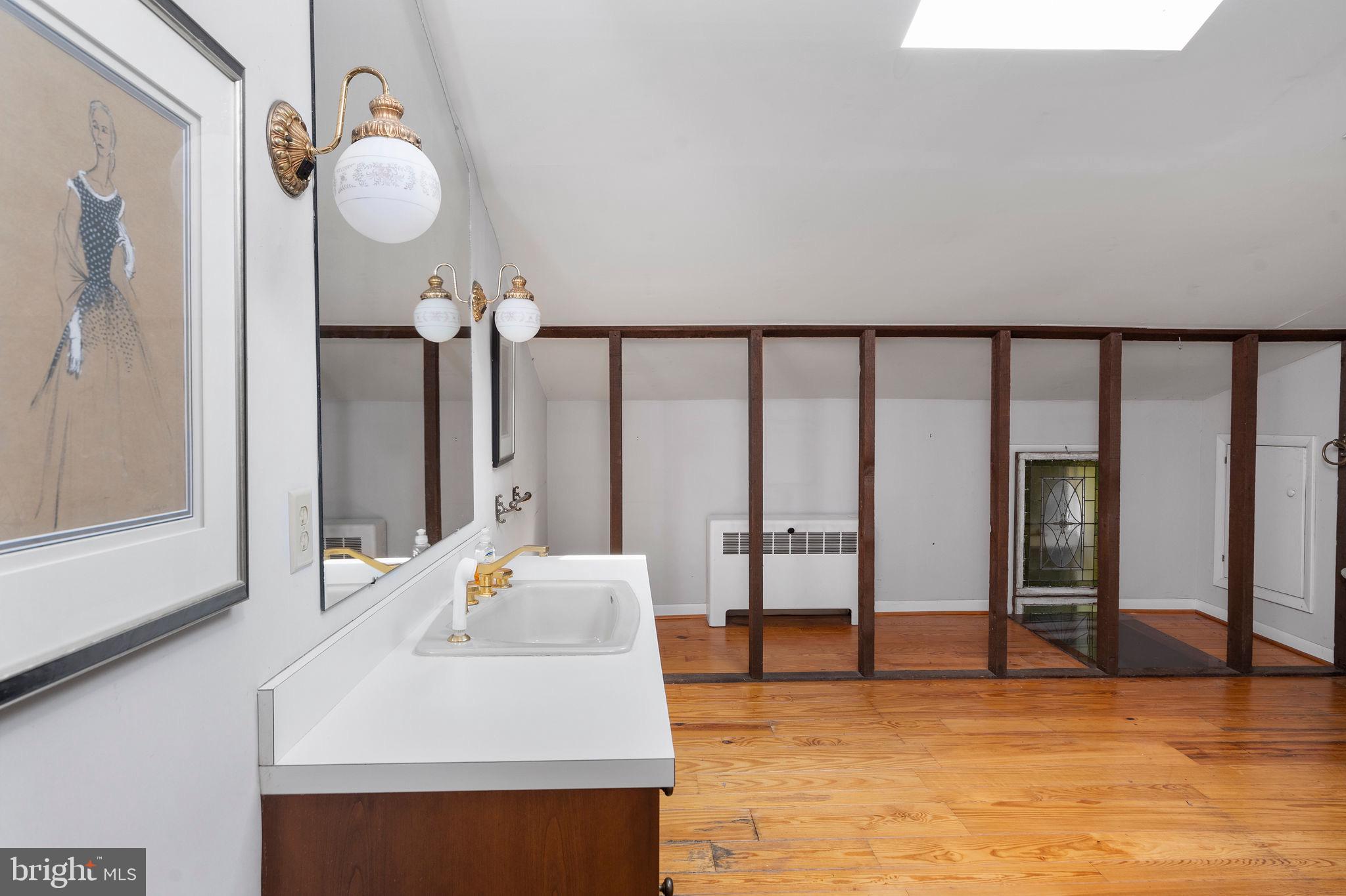 LOVING ACRES - Residential