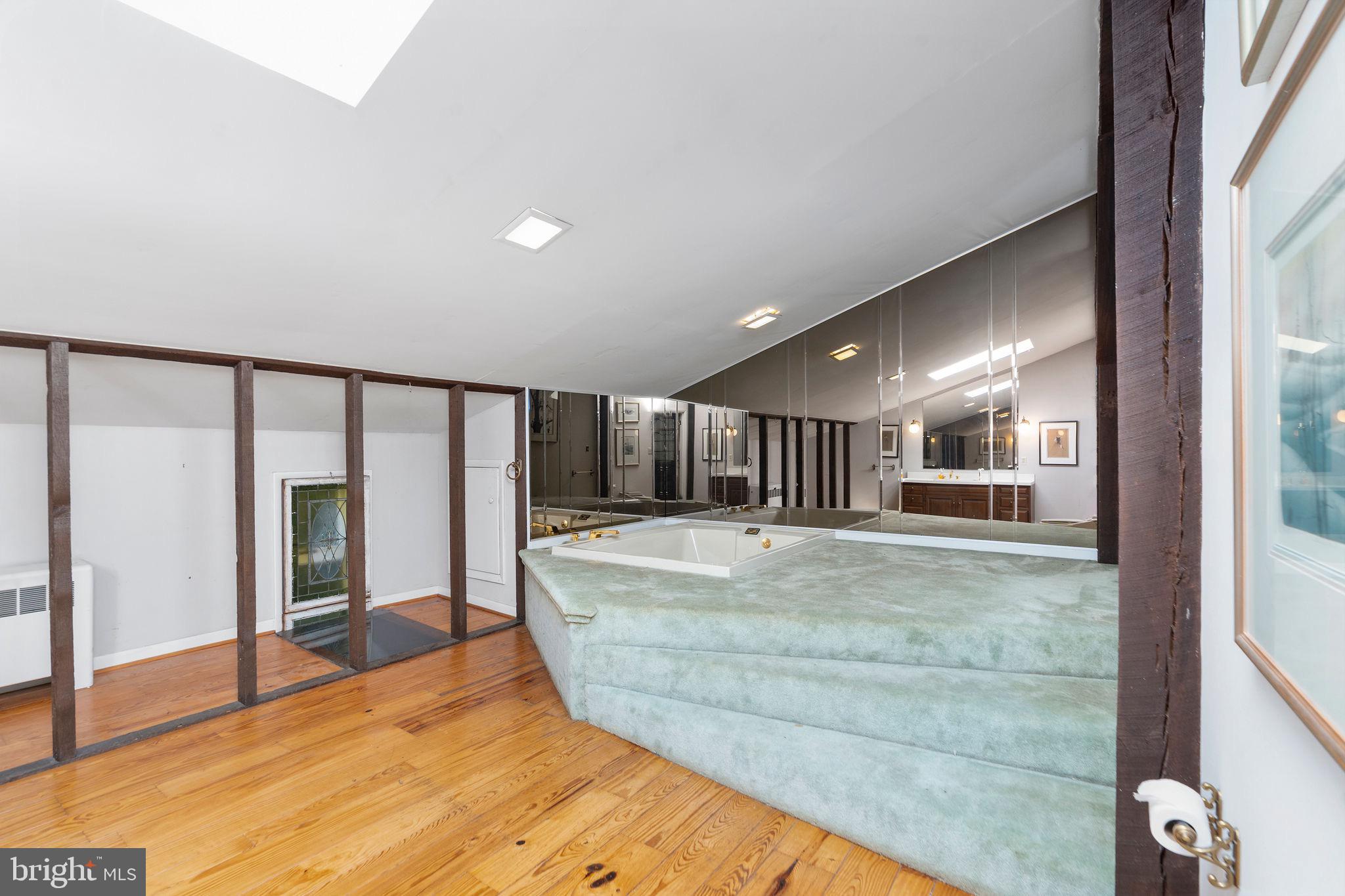 LOVING ACRES - Residential