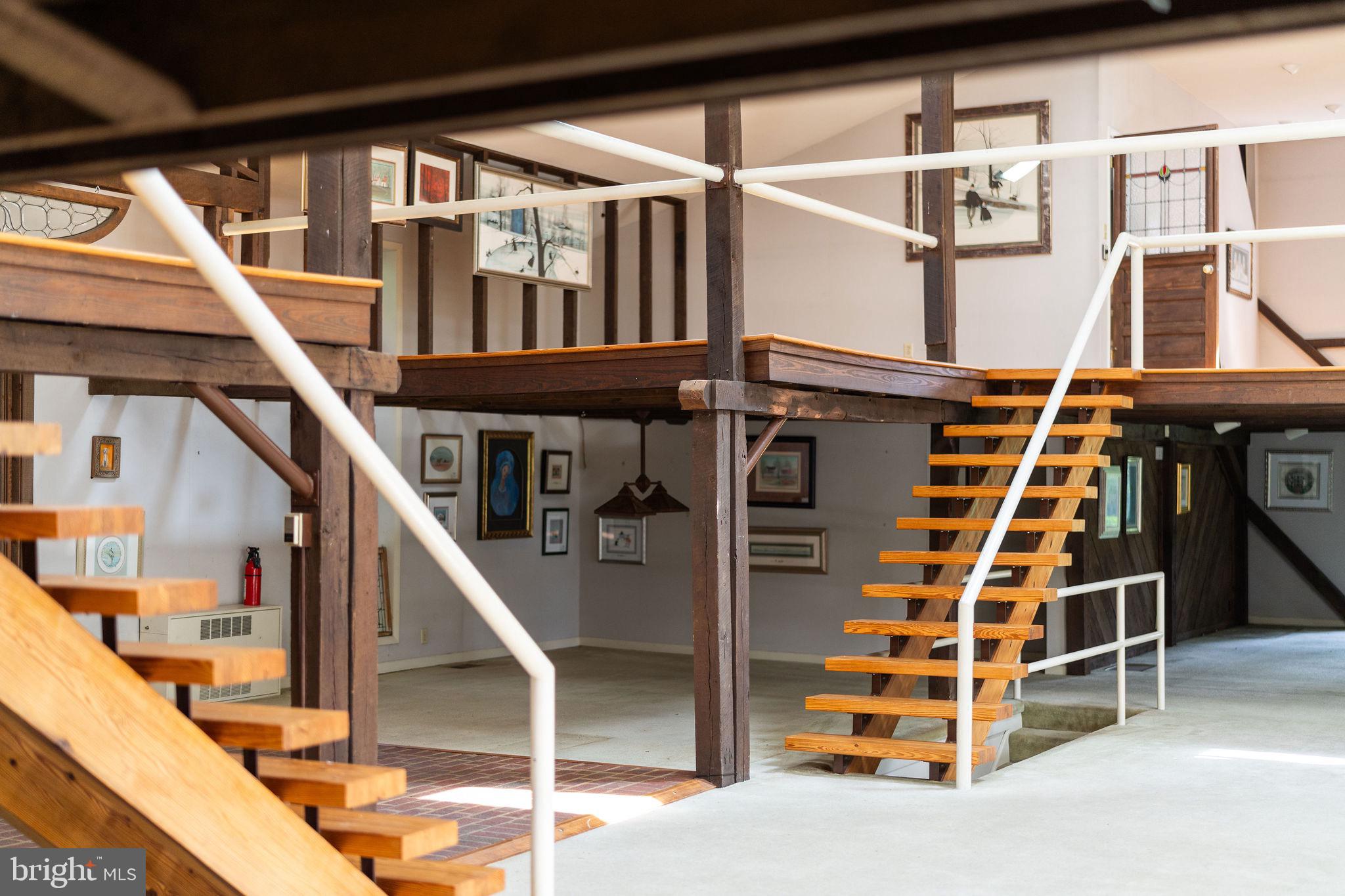 LOVING ACRES - Residential