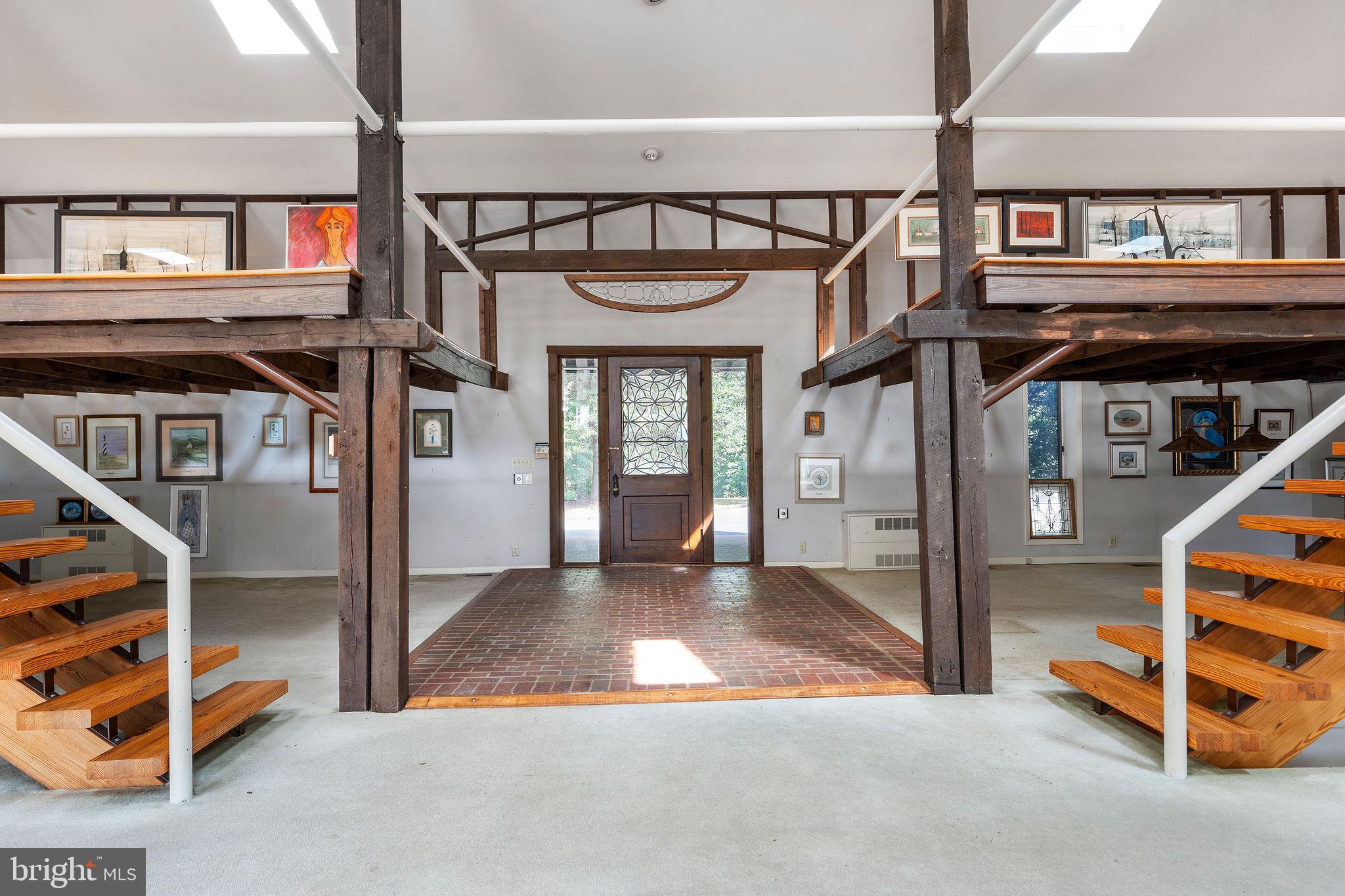 LOVING ACRES - Residential