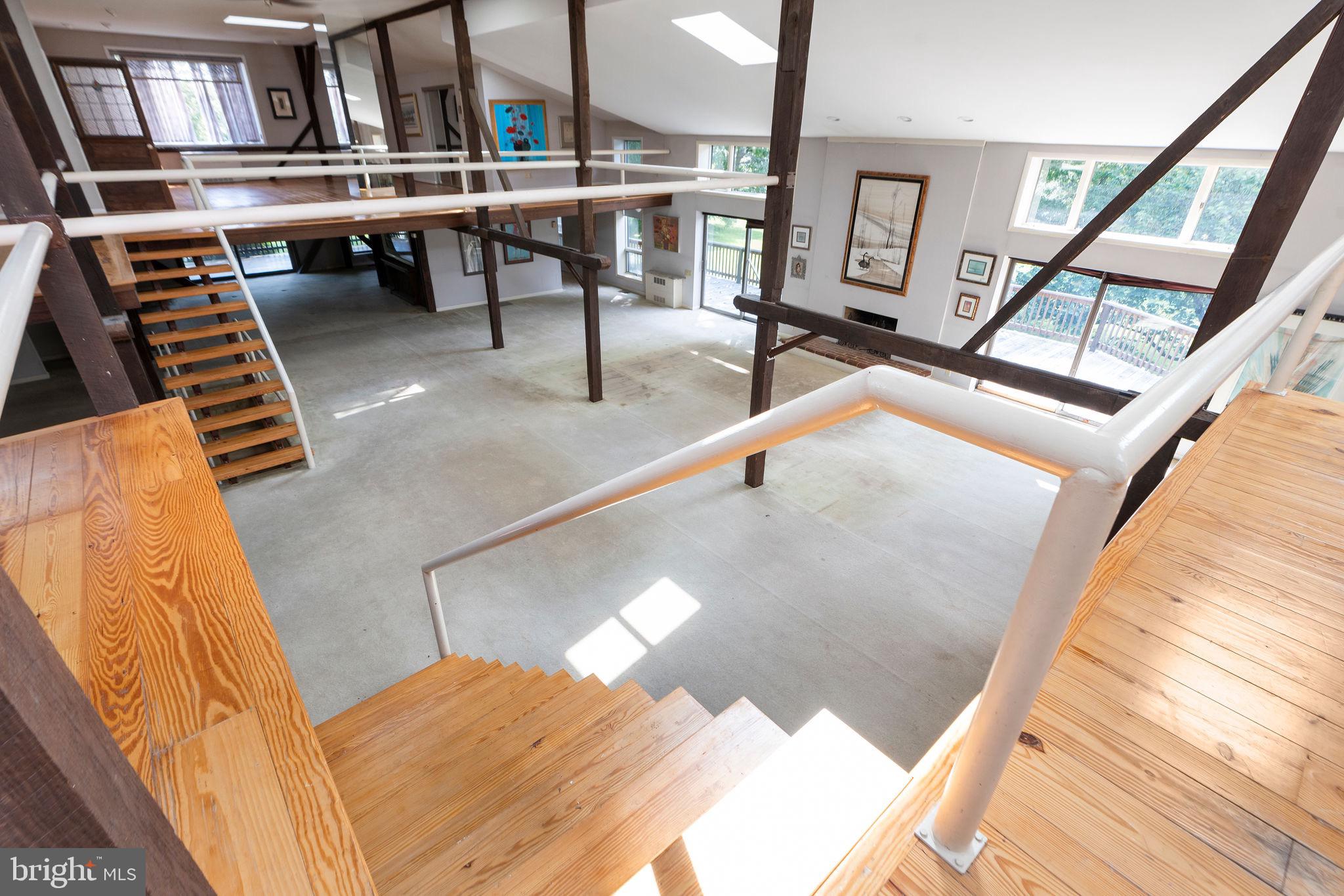 LOVING ACRES - Residential