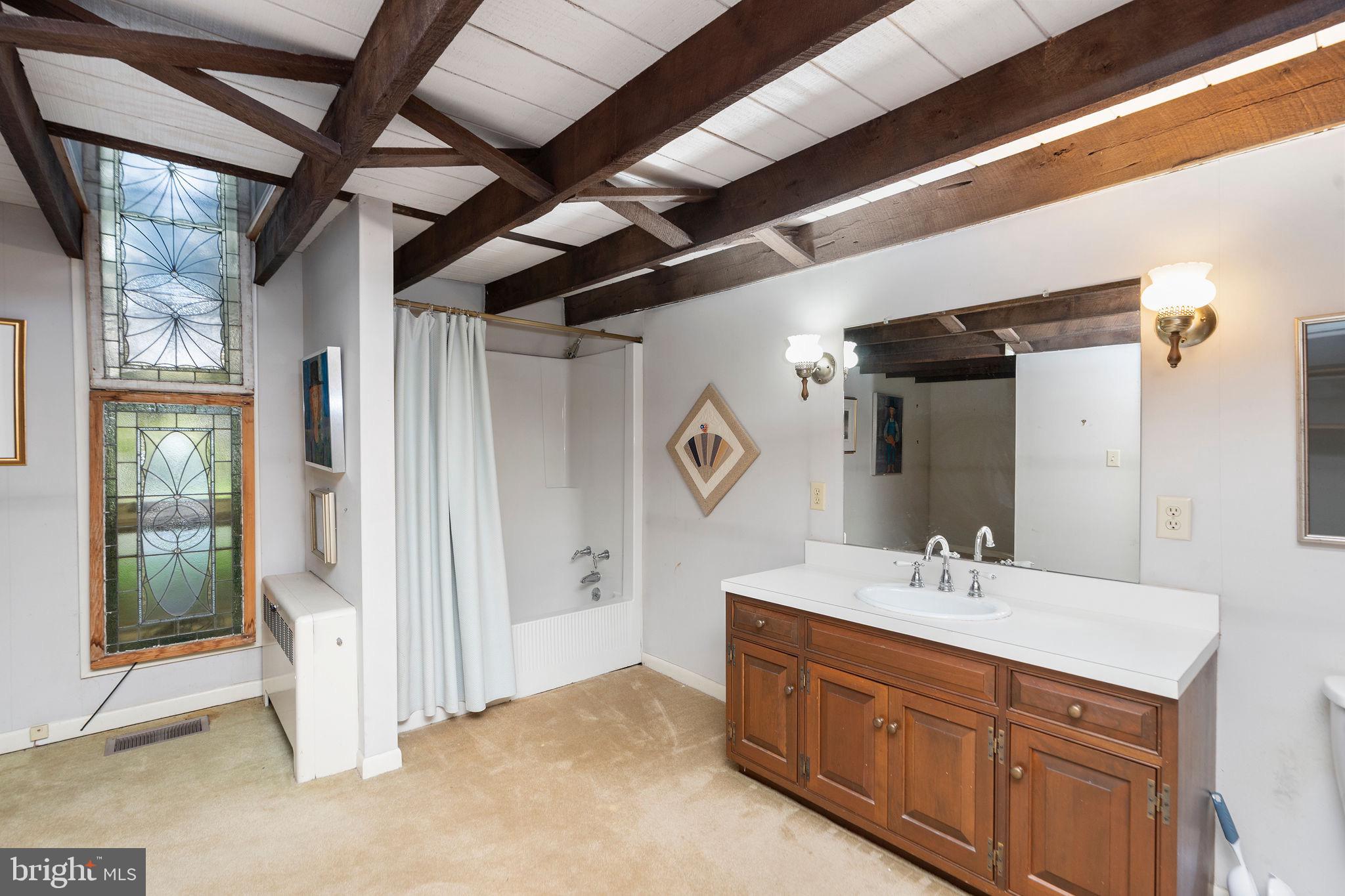 LOVING ACRES - Residential