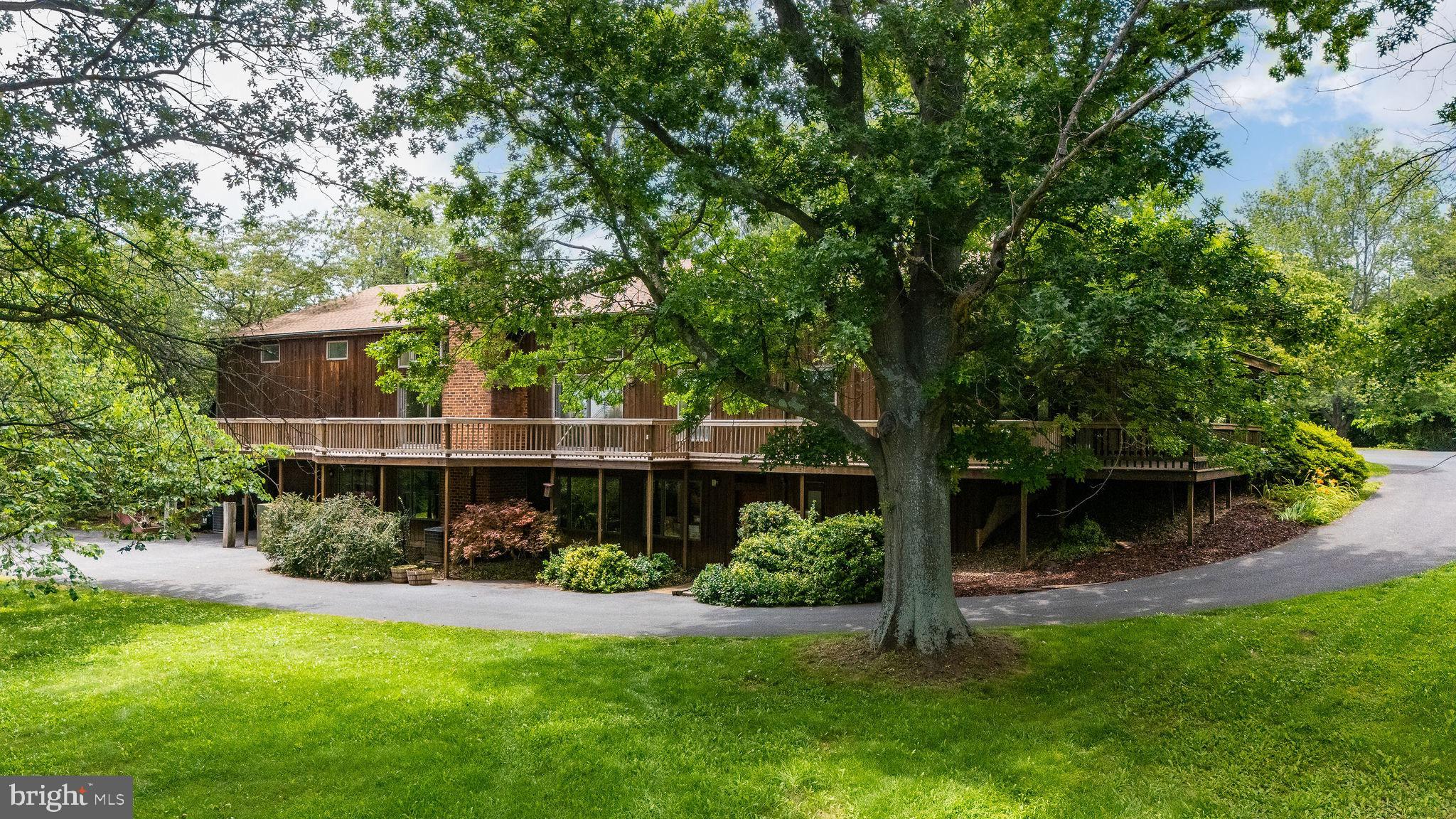 LOVING ACRES - Residential