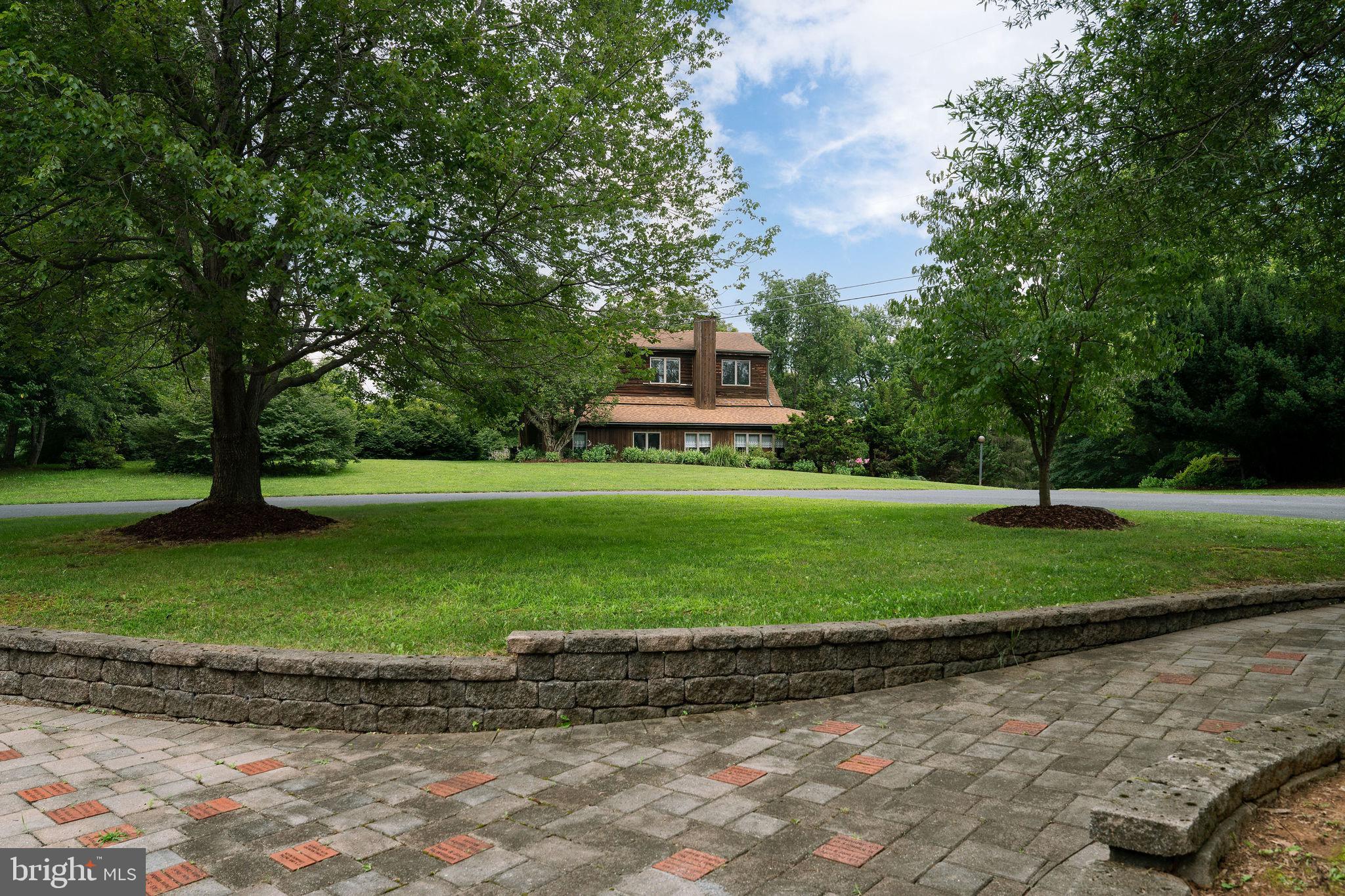 LOVING ACRES - Residential