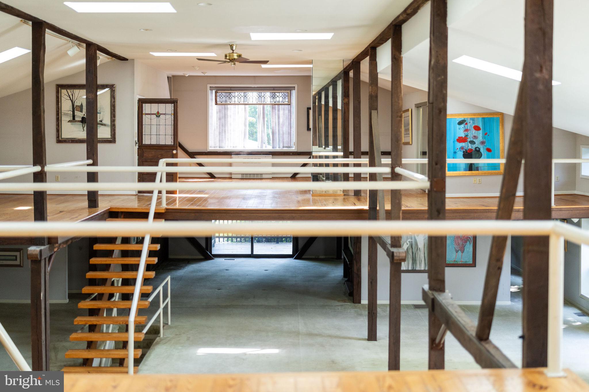 LOVING ACRES - Residential