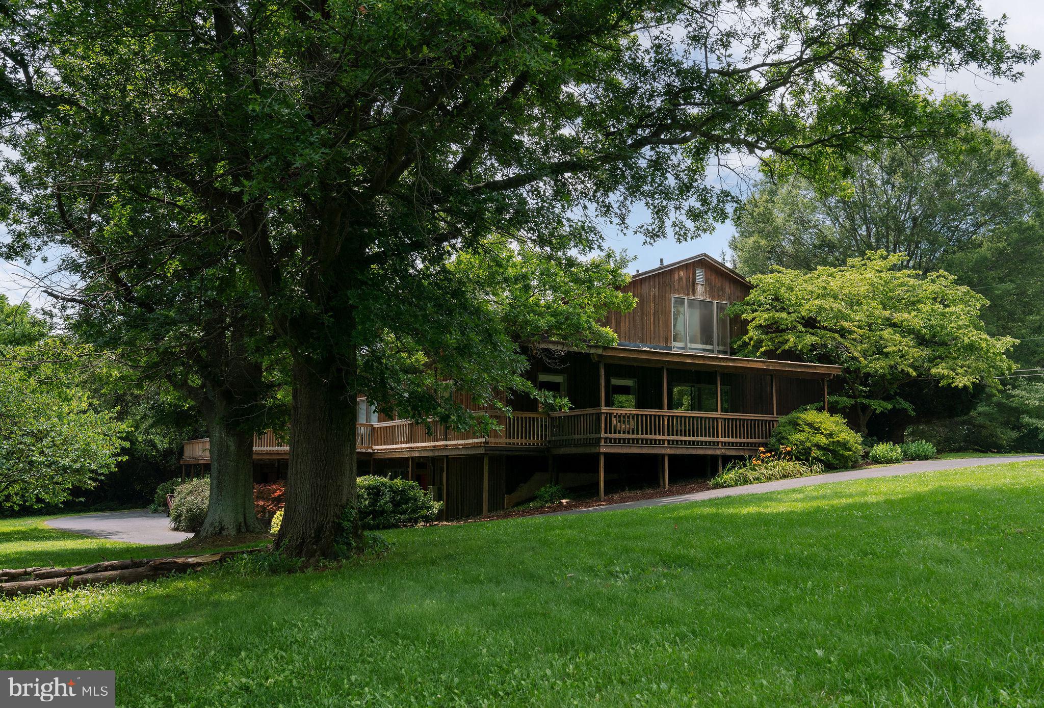 LOVING ACRES - Residential