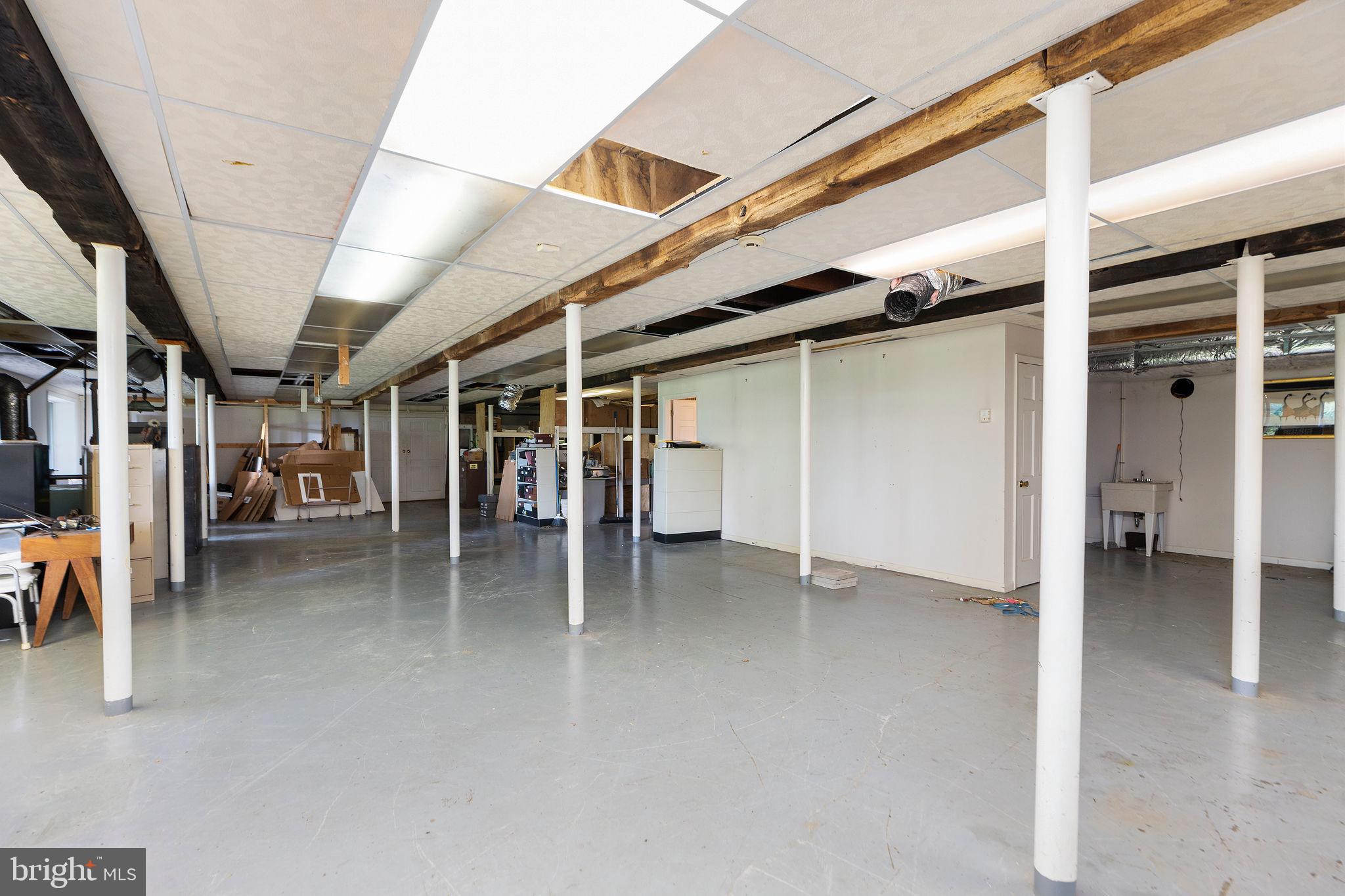 LOVING ACRES - Residential