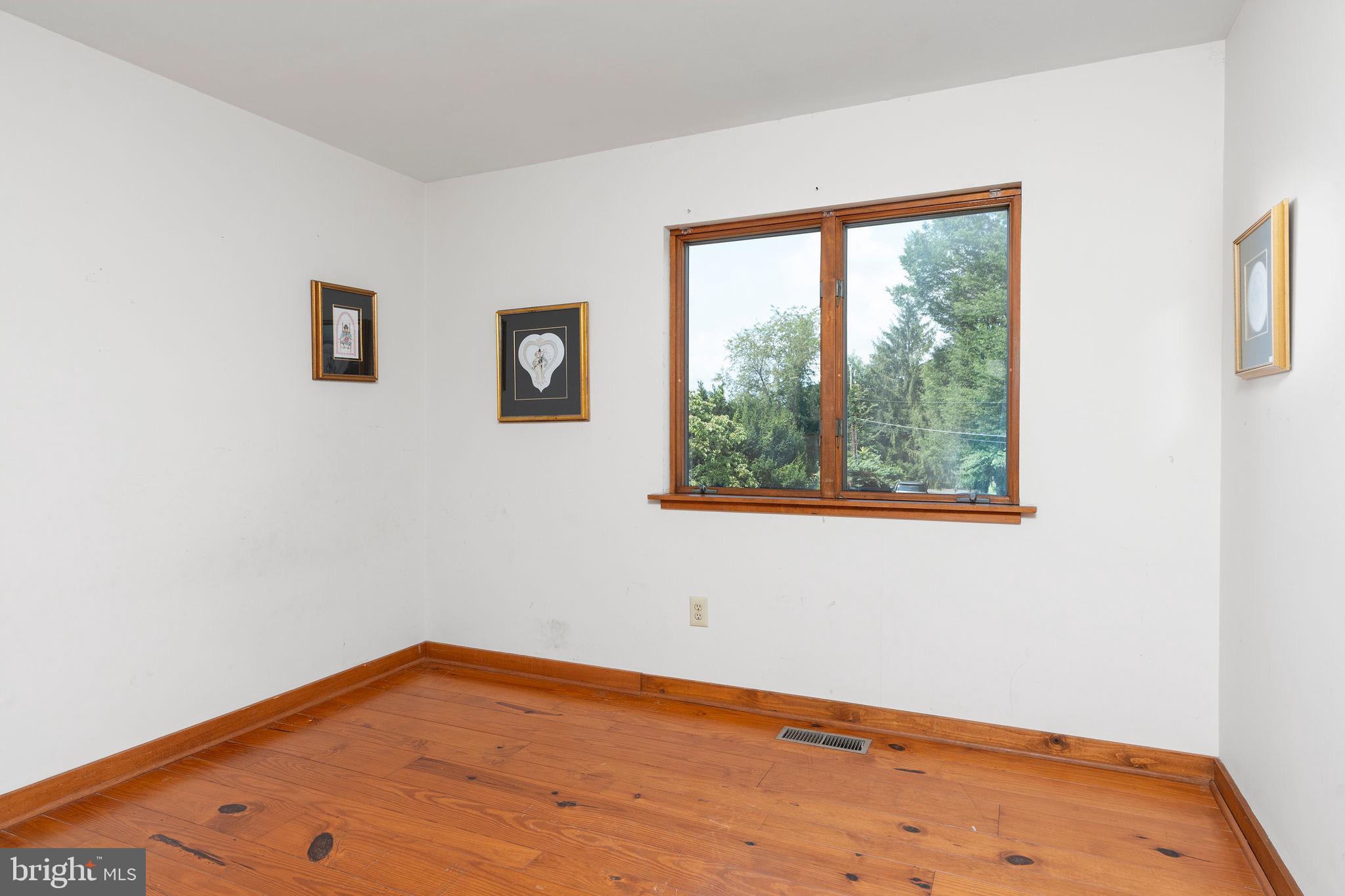 LOVING ACRES - Residential