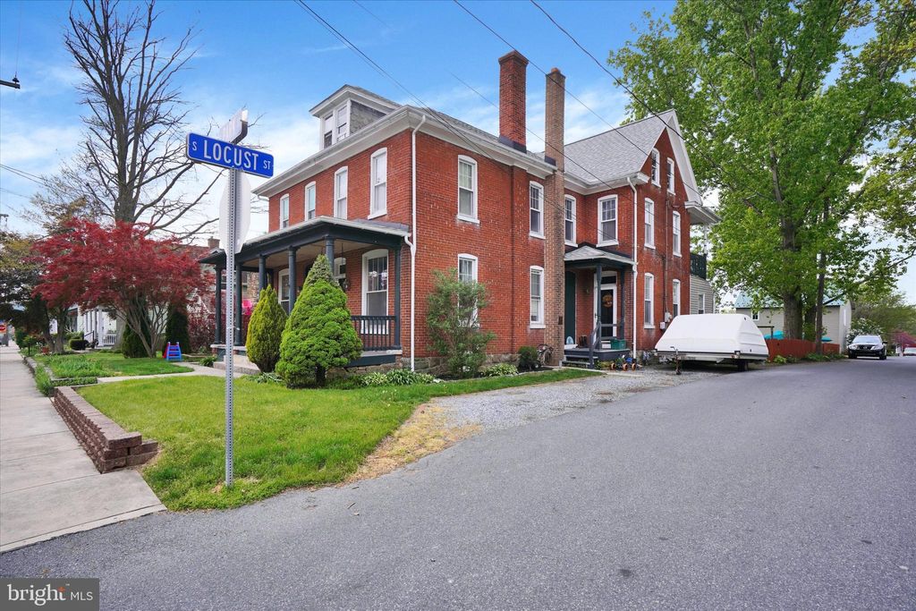 Photo of 233 E PARK ST, ELIZABETHTOWN, PA 17022 (MLS # PALA2034226)