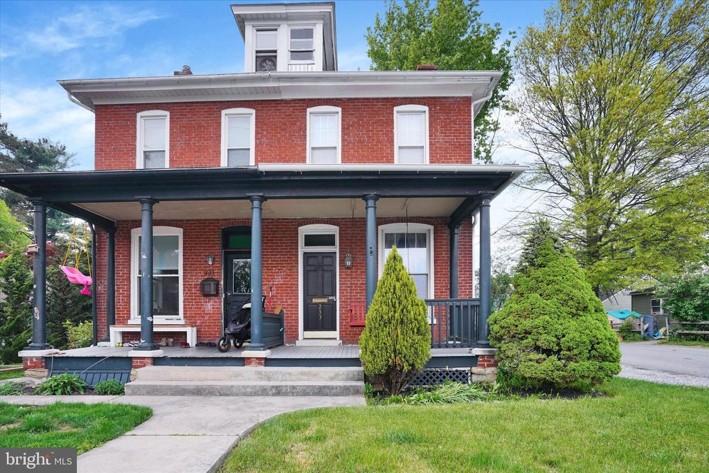 Photo of 233 E PARK ST, ELIZABETHTOWN, PA 17022 (MLS # PALA2034226)