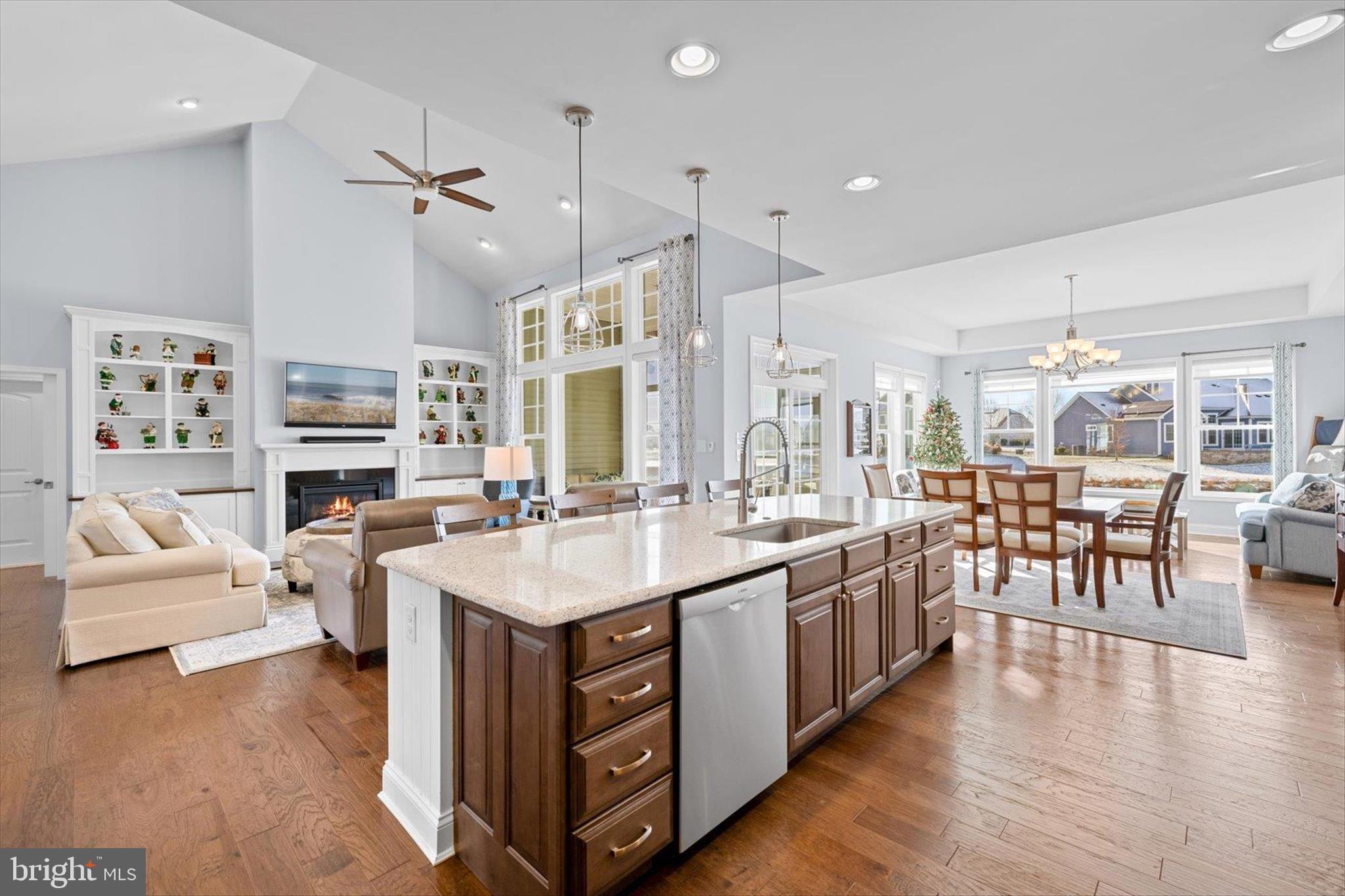 PENINSULA LAKES - Residential